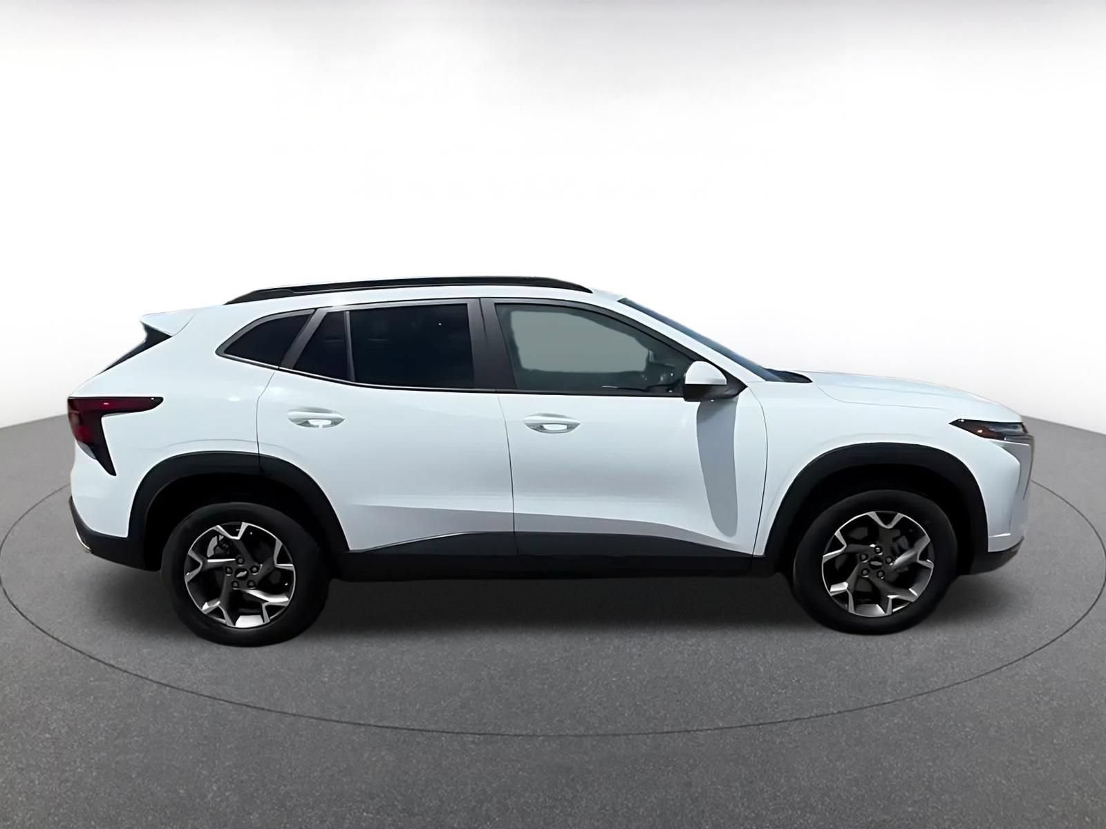 Thumbnail: 2025 Chevrolet Trax - 15