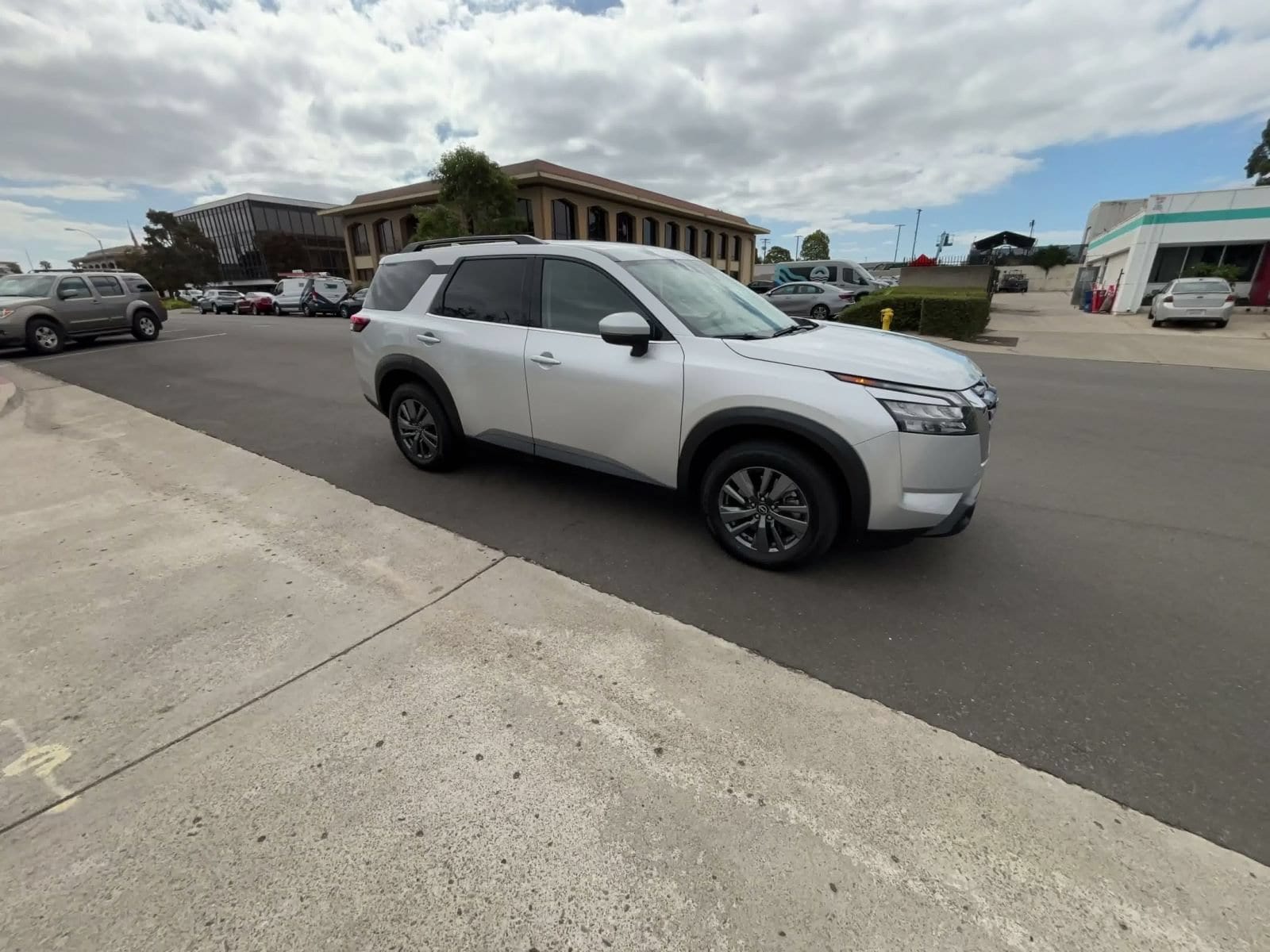Thumbnail: 2025 Nissan Pathfinder - 2