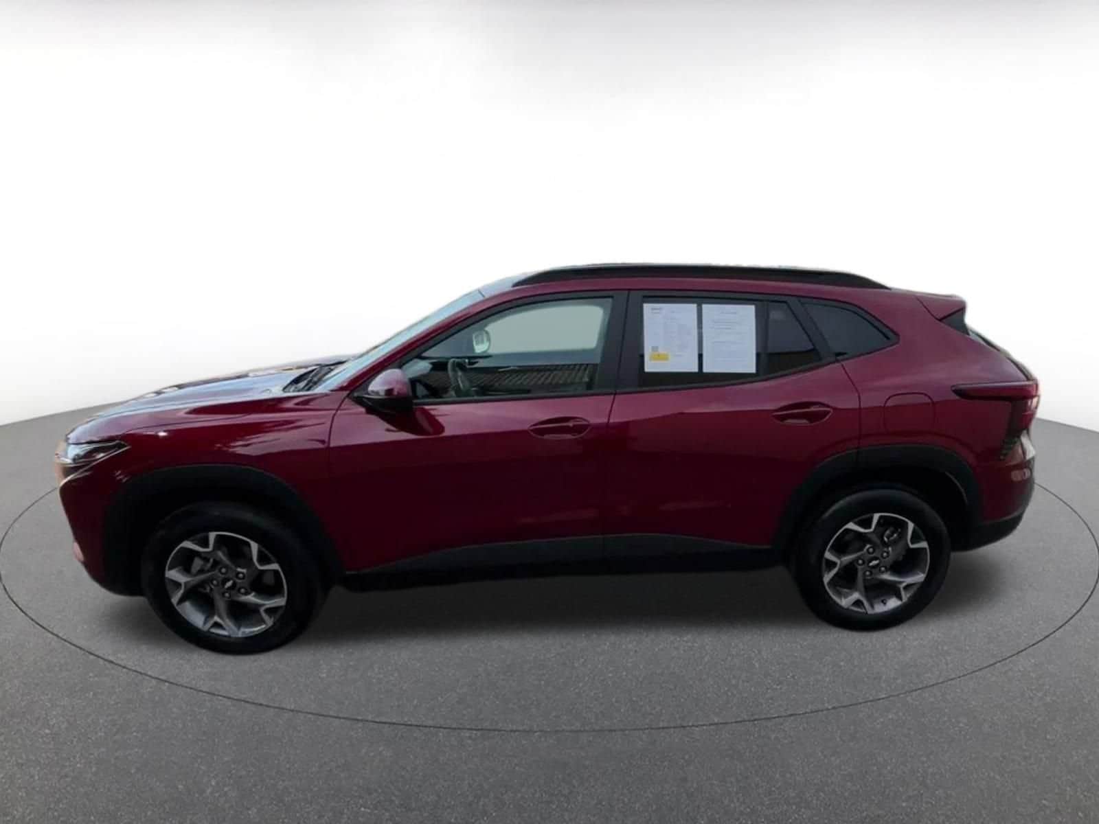 Thumbnail: 2025 Chevrolet Trax - 8