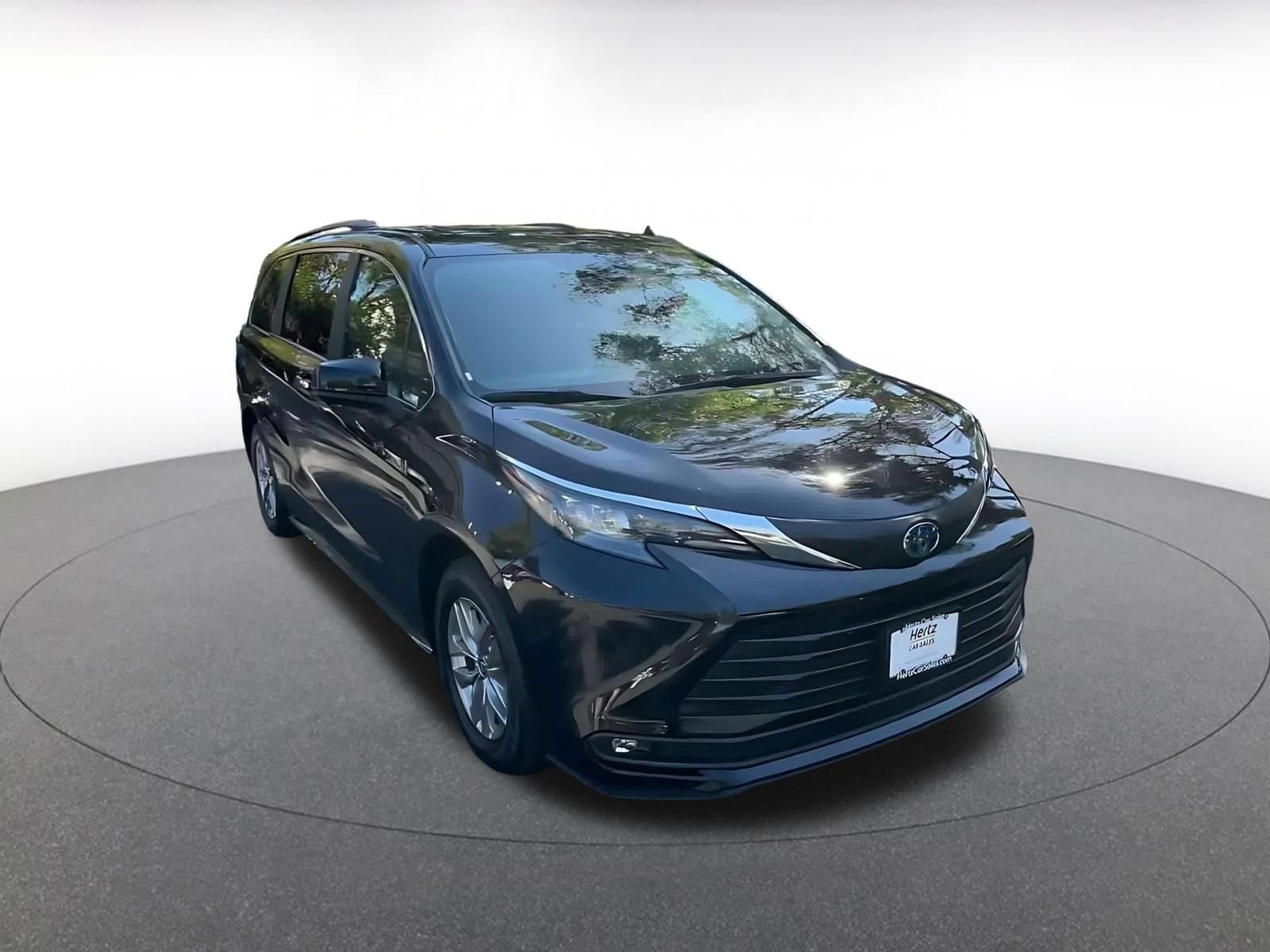 Thumbnail: 2025 Toyota Sienna - 3