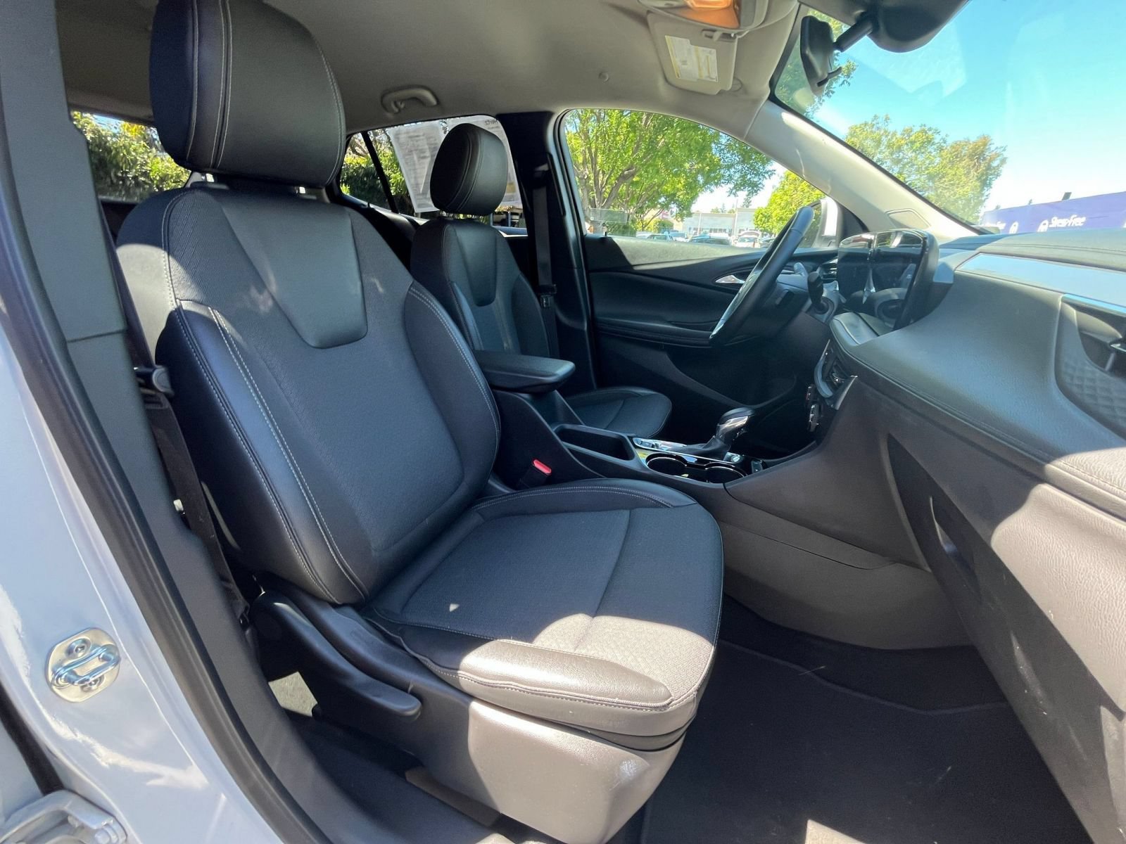 Thumbnail: 2025 Buick Encore GX - 34
