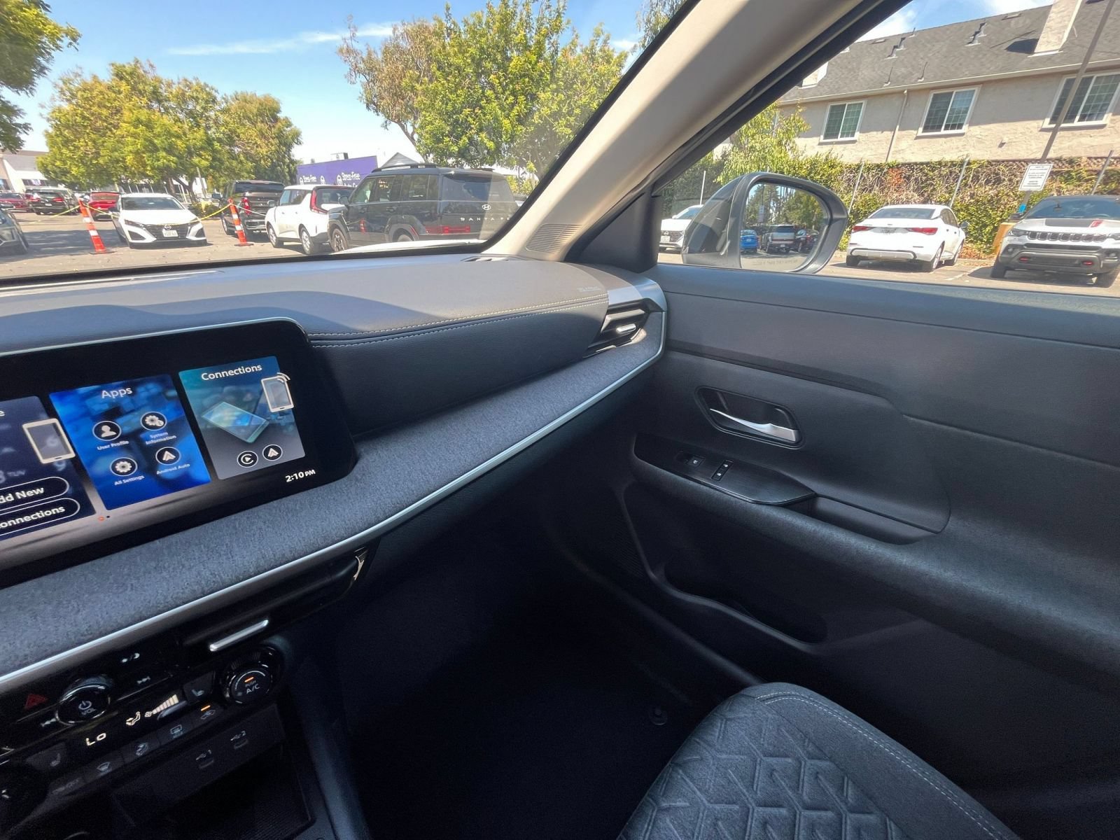 Thumbnail: 2026 Nissan Kicks - 33