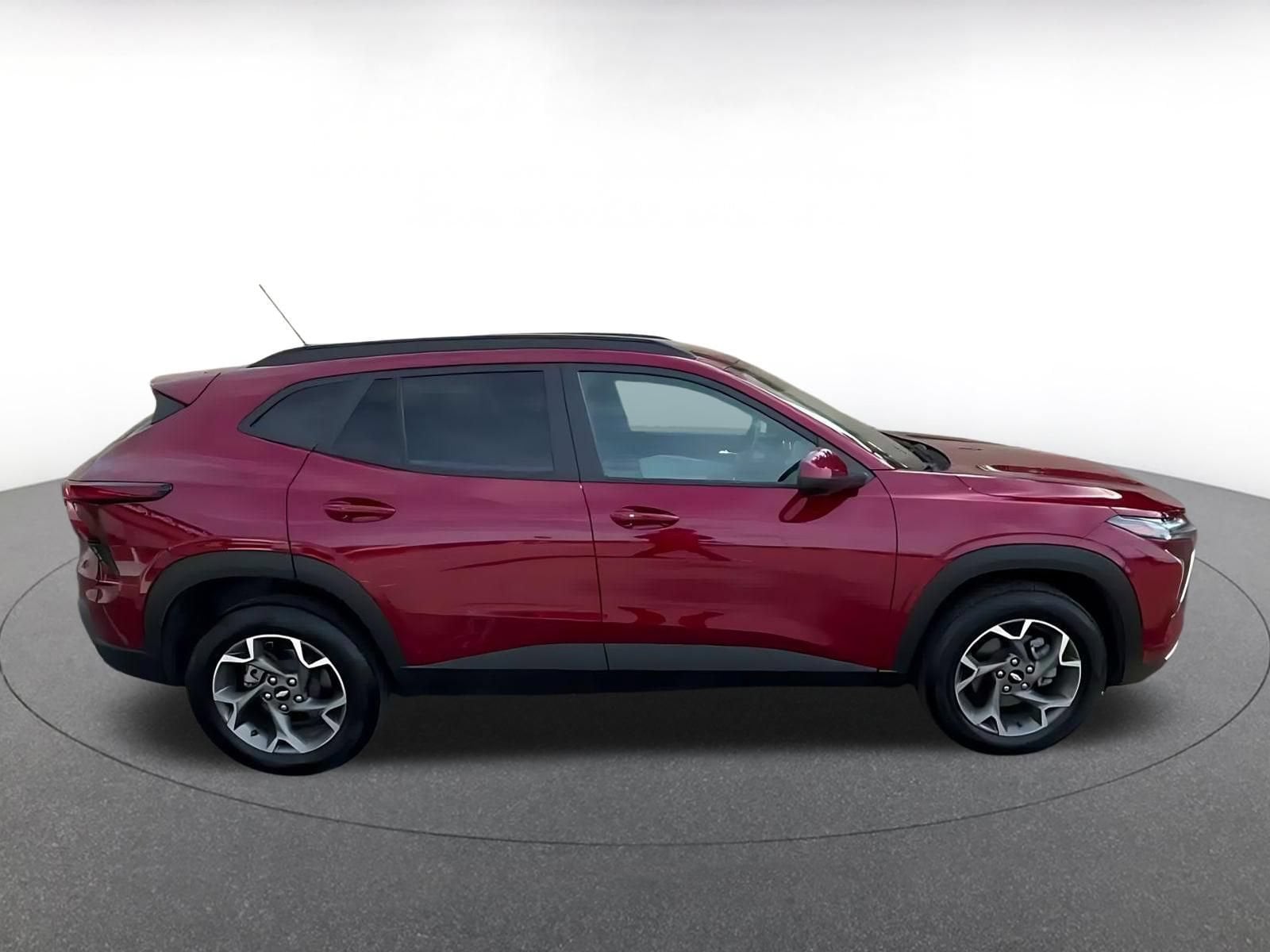 Thumbnail: 2025 Chevrolet Trax - 15