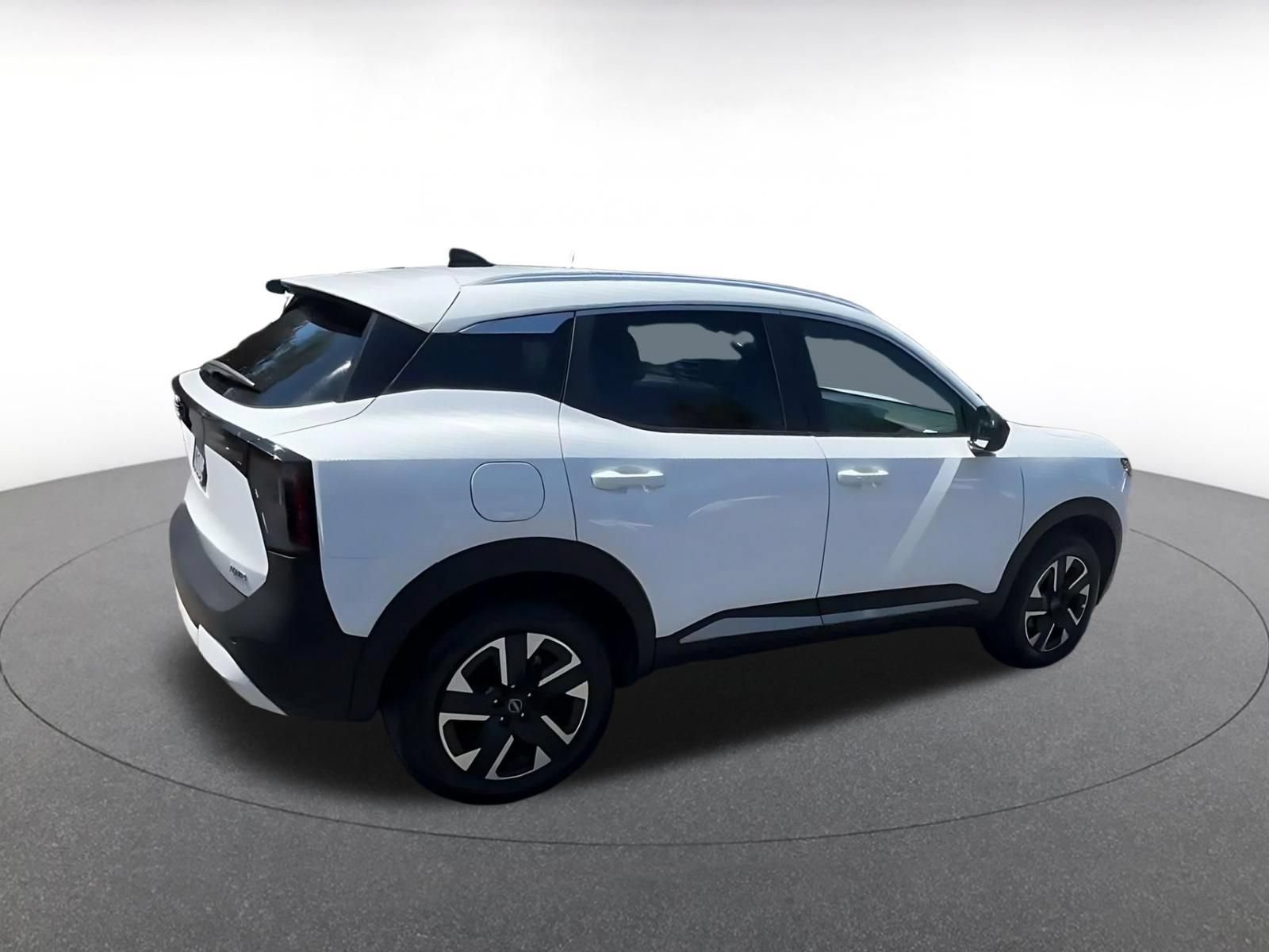 Thumbnail: 2026 Nissan Kicks - 14