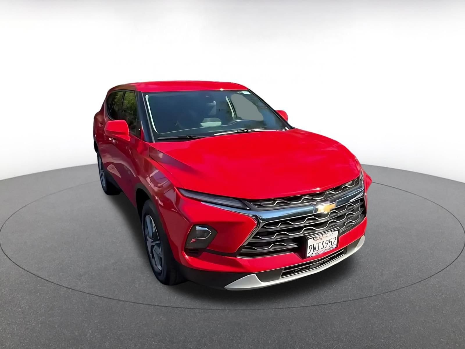 Thumbnail: 2026 Chevrolet Blazer - 3