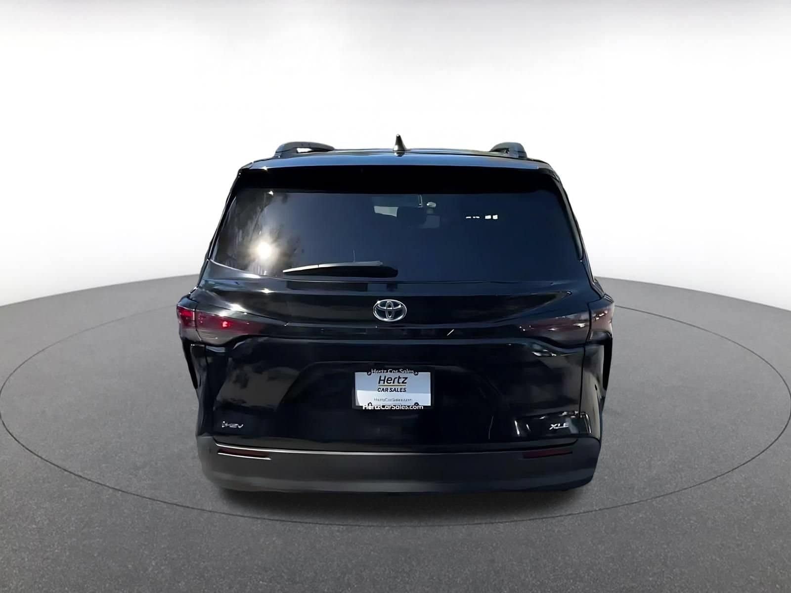 Thumbnail: 2025 Toyota Sienna - 12