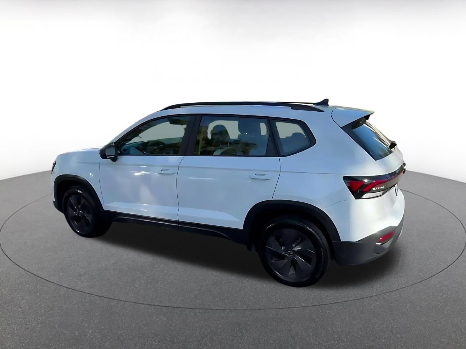 Thumbnail: 2026 Volkswagen Taos - 9