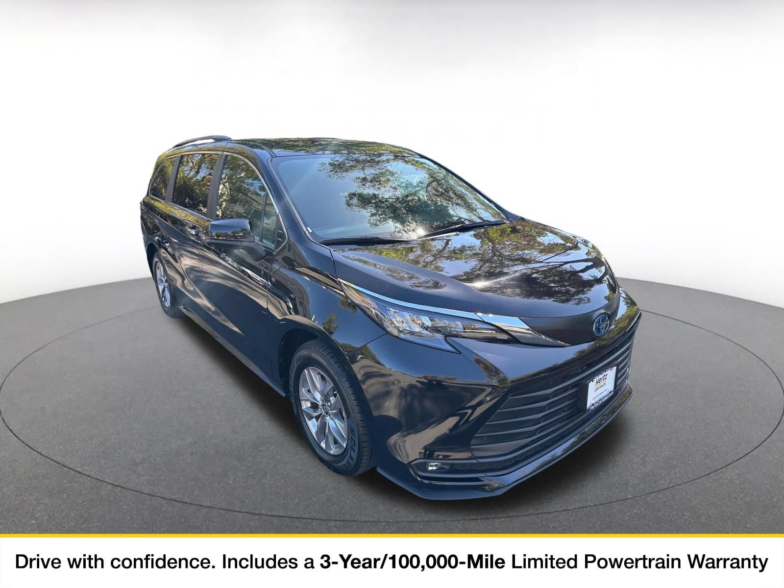 Thumbnail: 2025 Toyota Sienna - 1