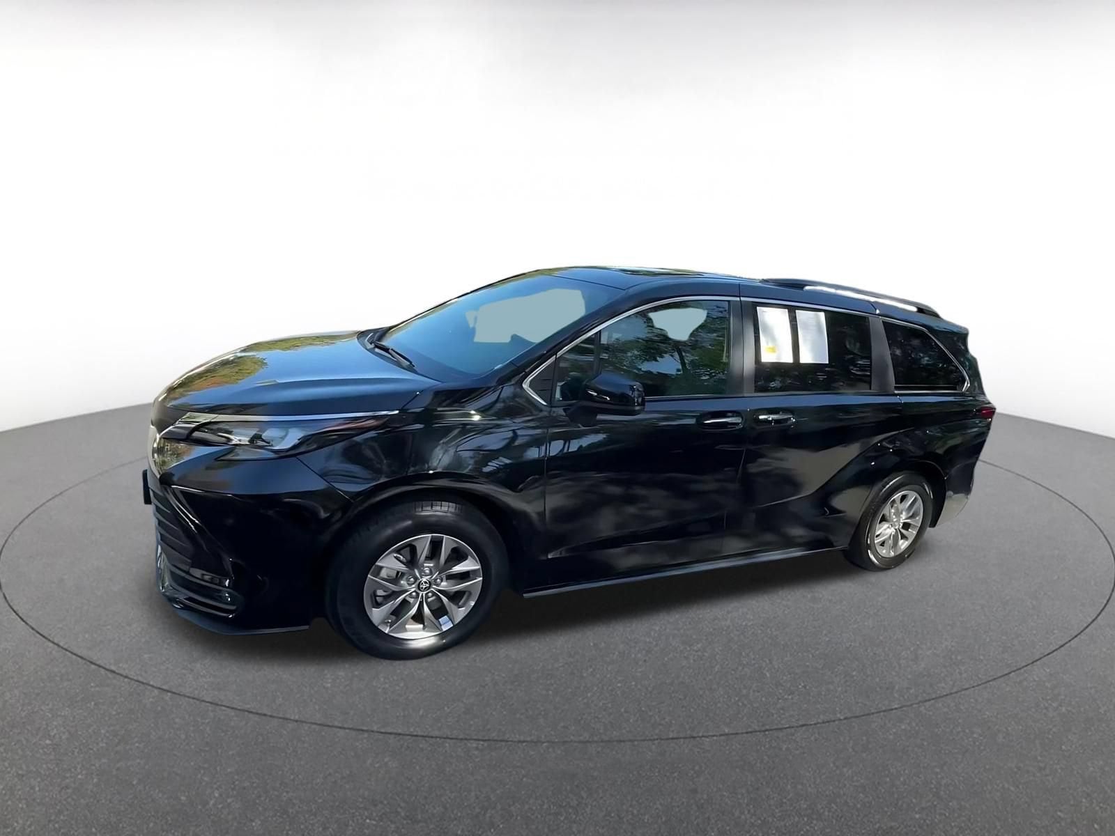 Thumbnail: 2025 Toyota Sienna - 7