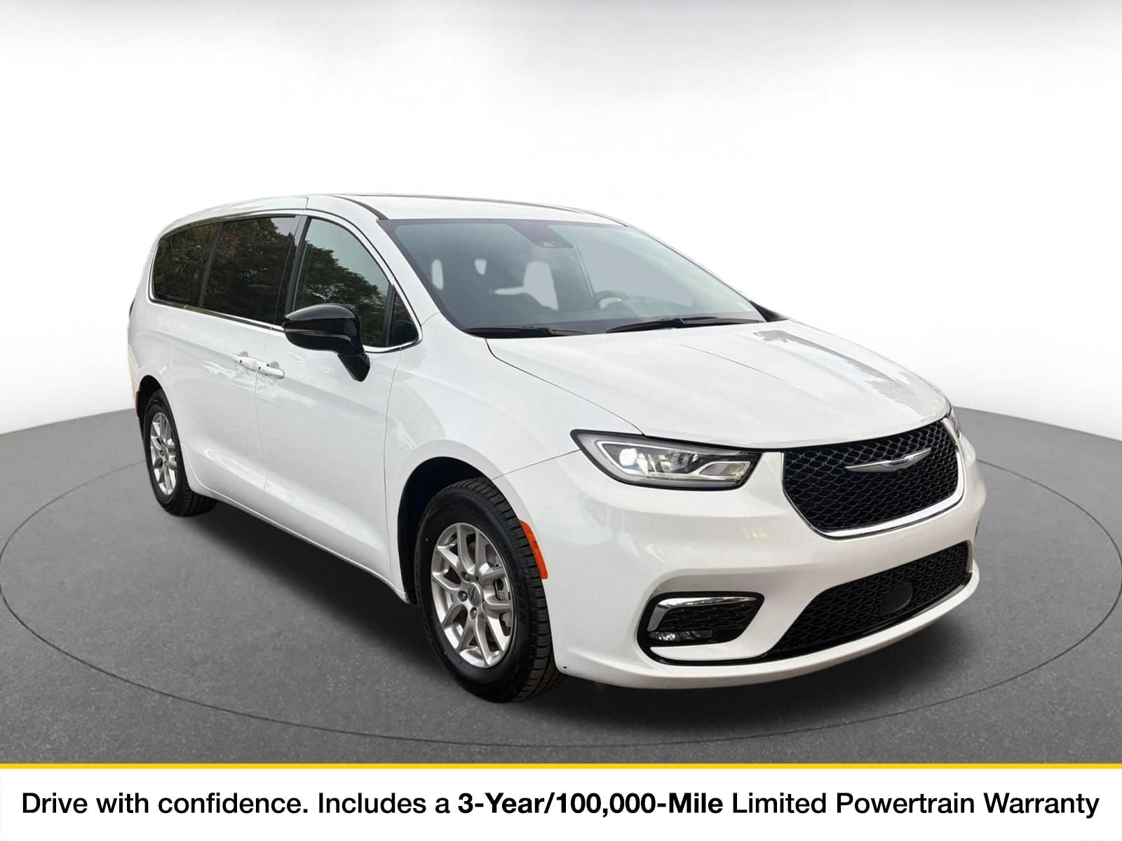 Thumbnail: 2025 Chrysler Pacifica - 1