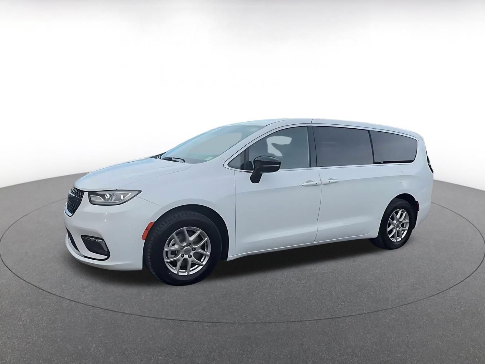 Thumbnail: 2025 Chrysler Pacifica - 7