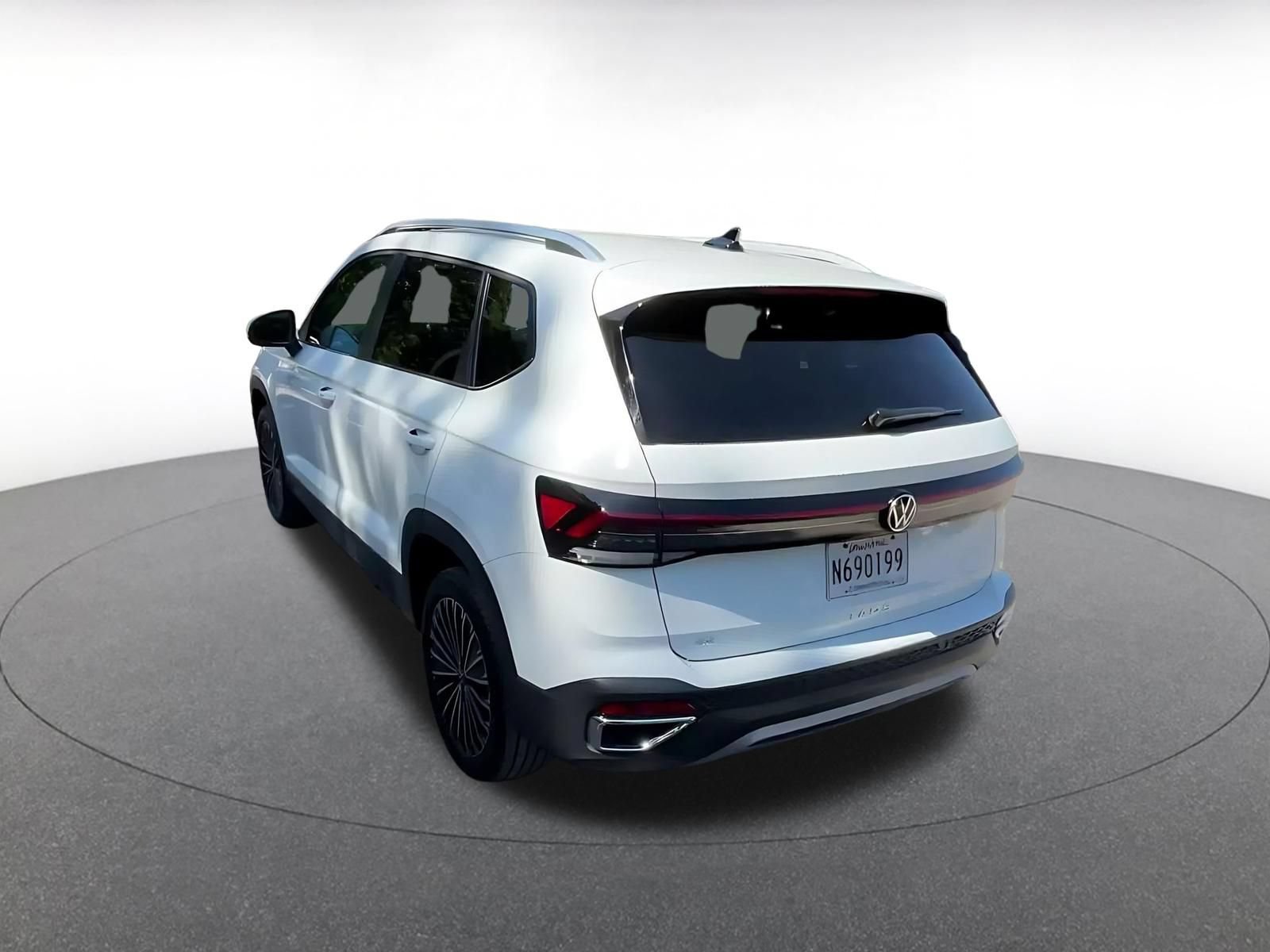 Thumbnail: 2026 Volkswagen Taos - 10