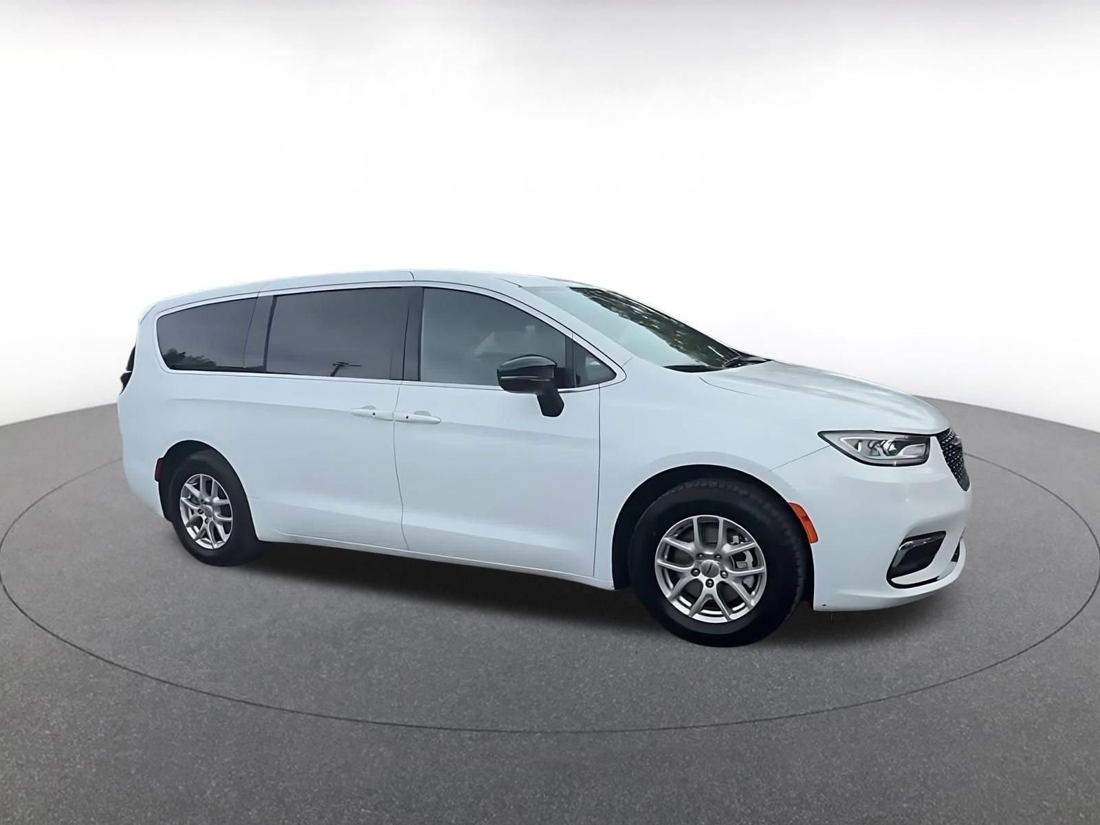 Thumbnail: 2025 Chrysler Pacifica - 2