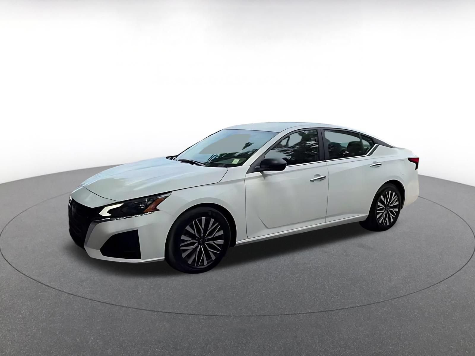 Thumbnail: 2025 Nissan Altima - 7
