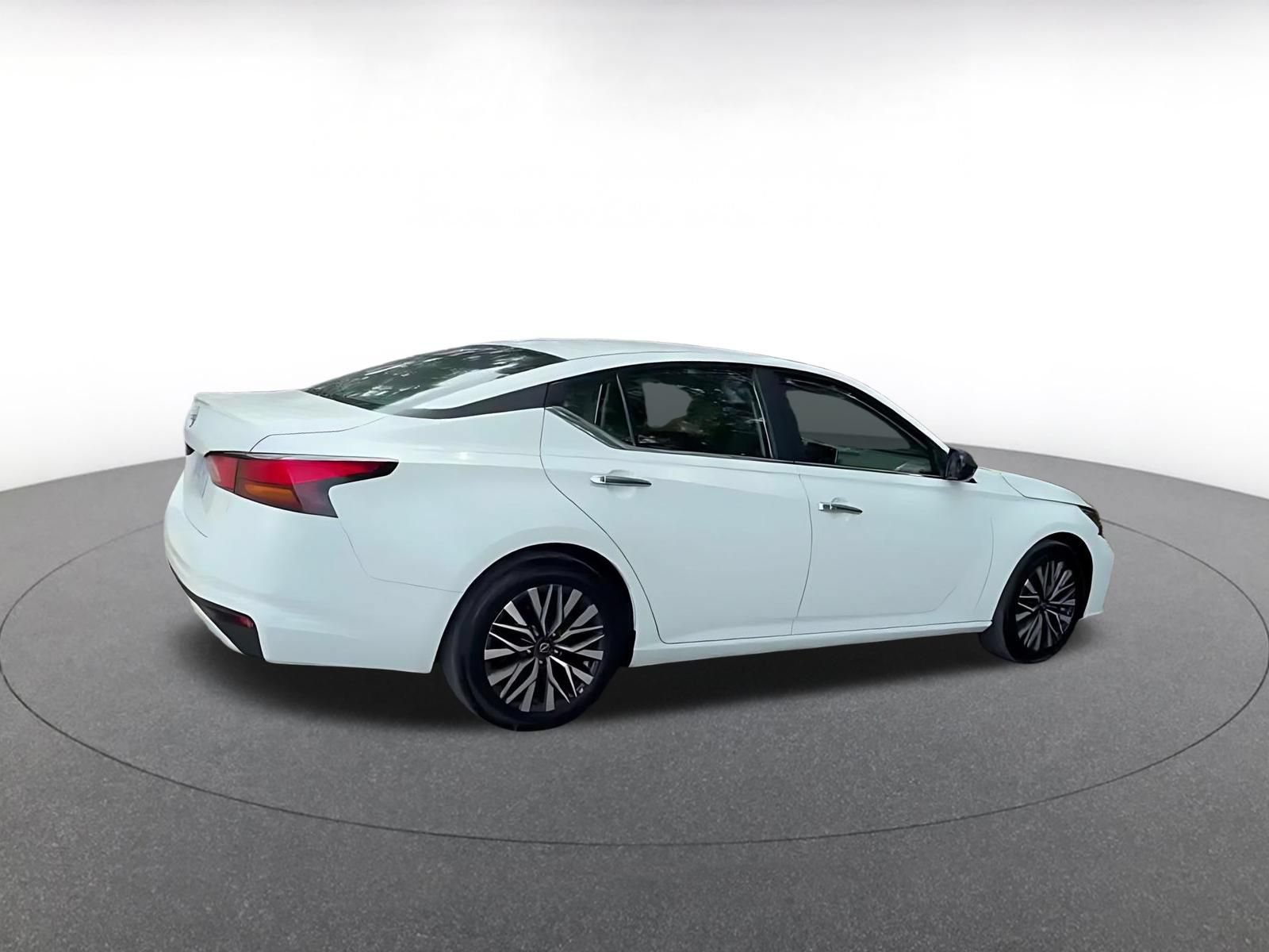 Thumbnail: 2025 Nissan Altima - 14