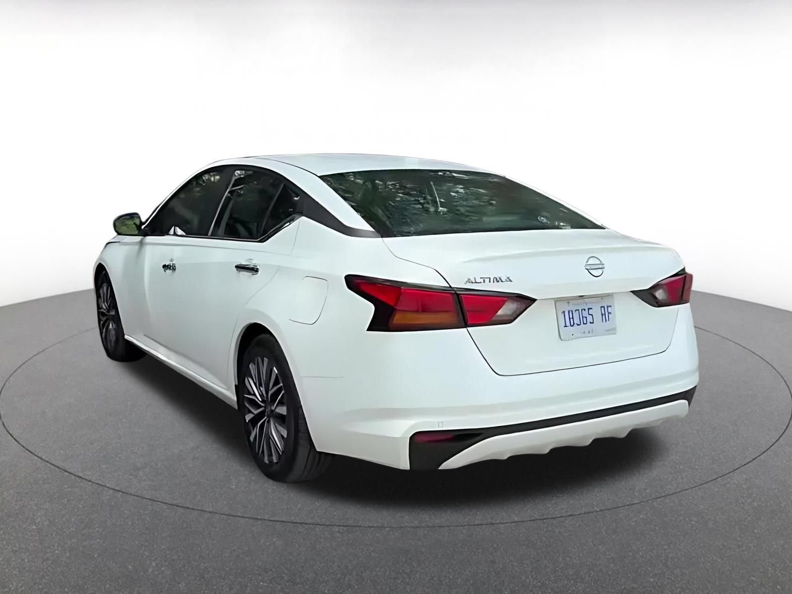 Thumbnail: 2025 Nissan Altima - 10