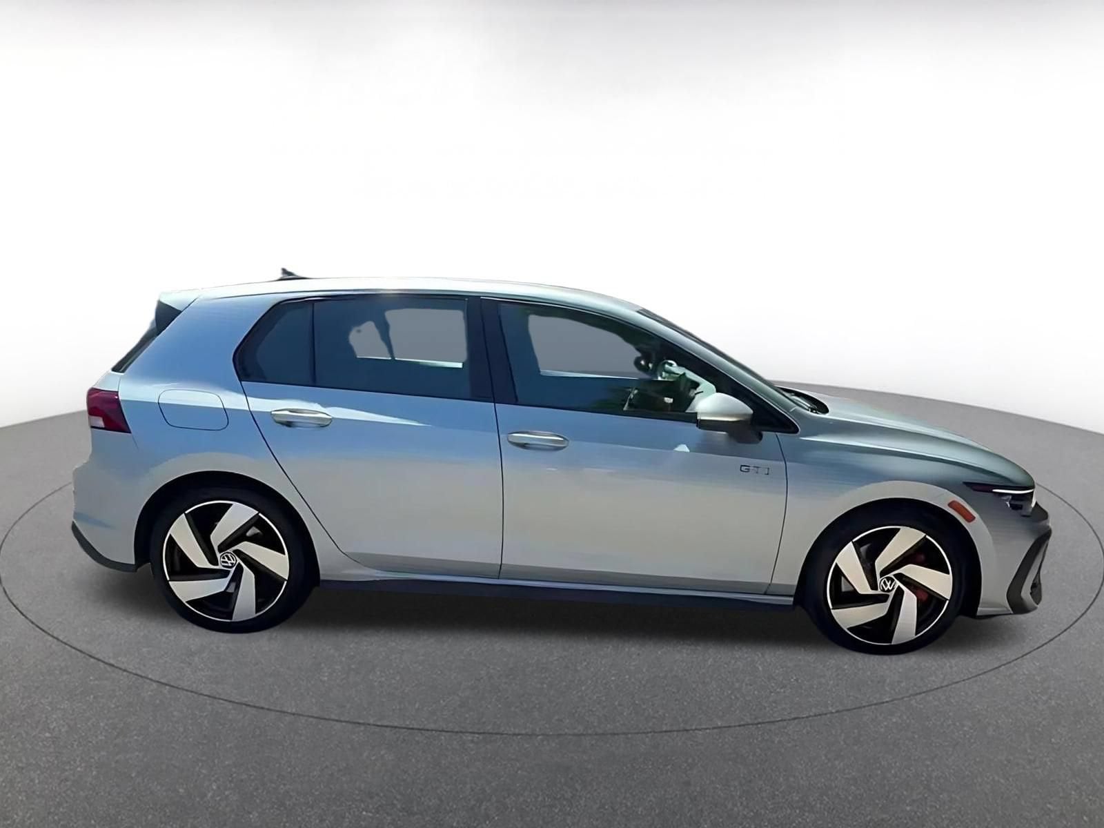 Thumbnail: 2026 Volkswagen Golf - 15