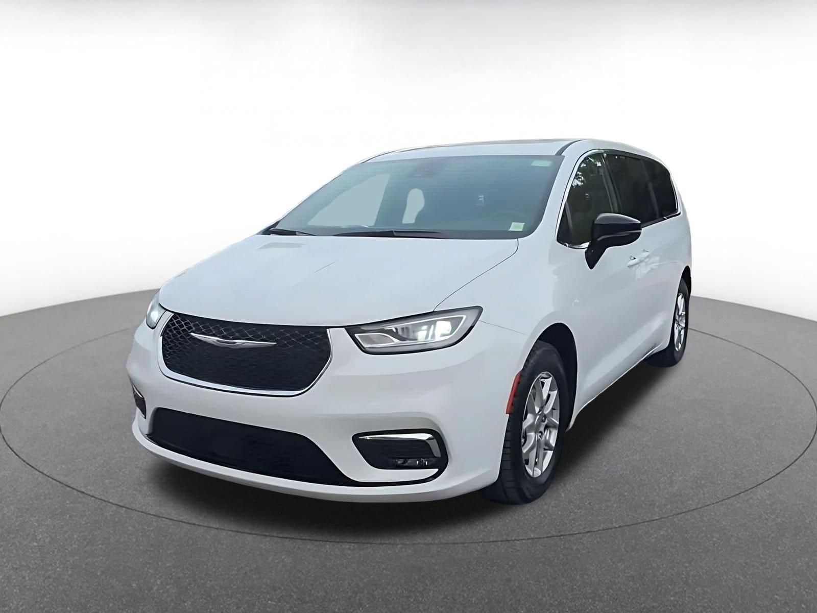 Thumbnail: 2025 Chrysler Pacifica - 6