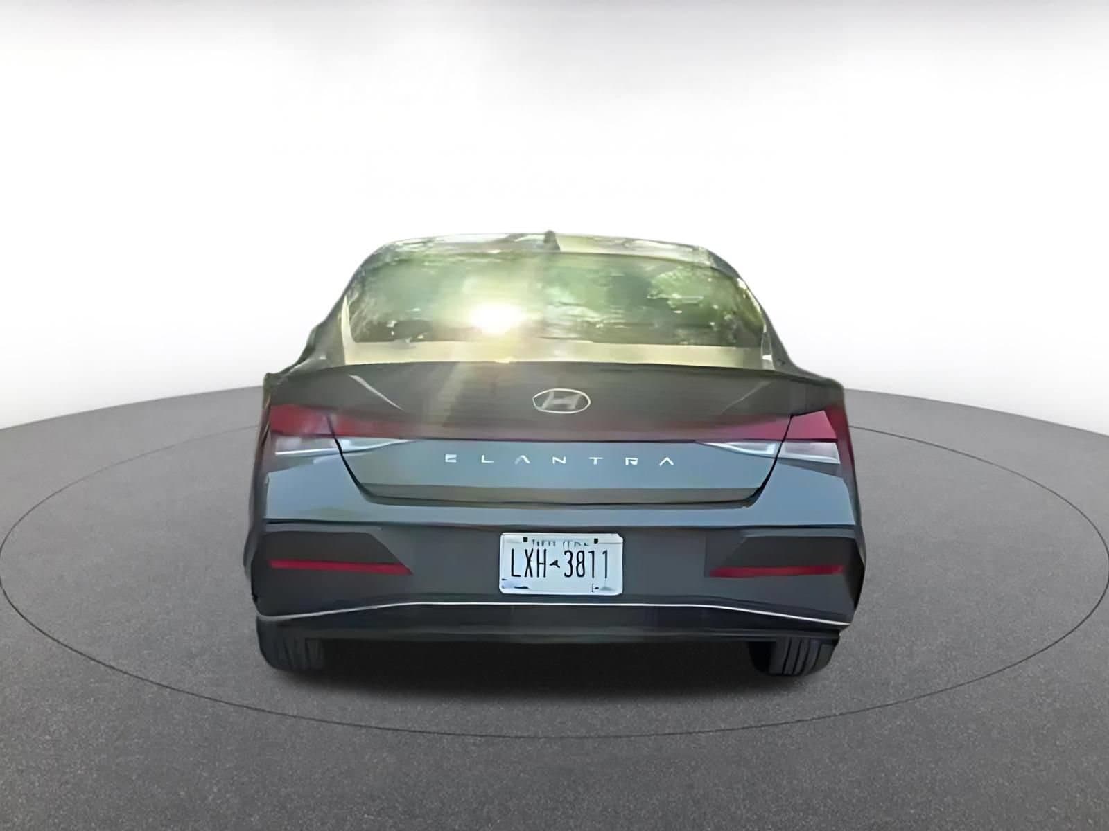 Thumbnail: 2026 Hyundai Elantra - 10