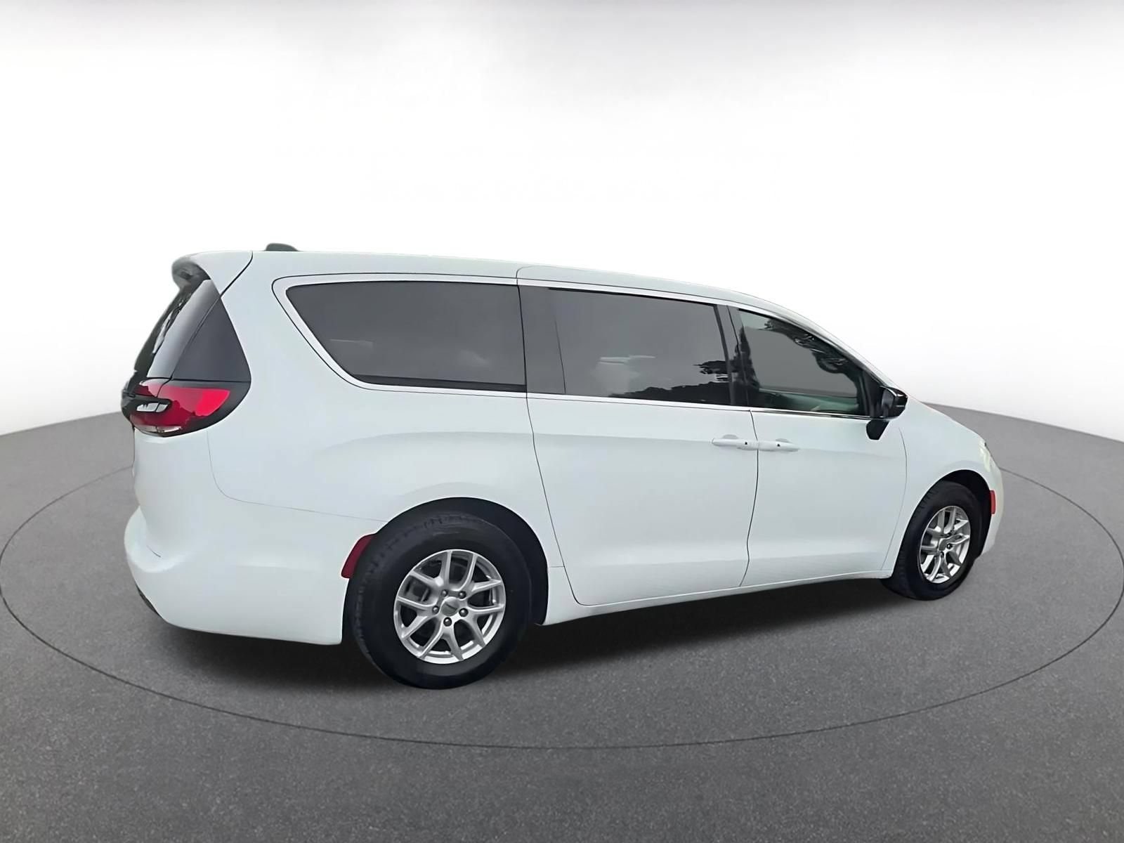 Thumbnail: 2025 Chrysler Pacifica - 14