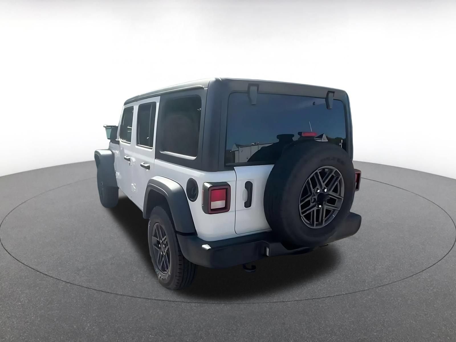 Thumbnail: 2025 Jeep Wrangler - 14