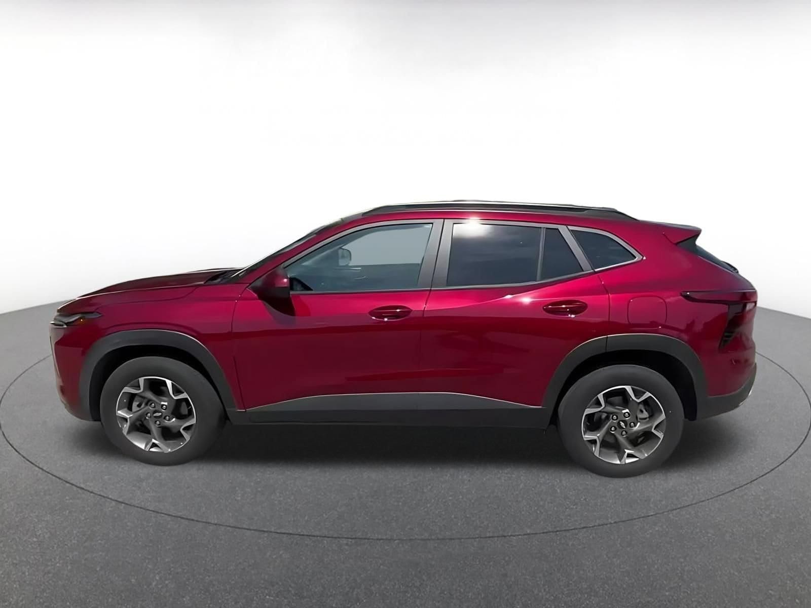 Thumbnail: 2025 Chevrolet Trax - 6