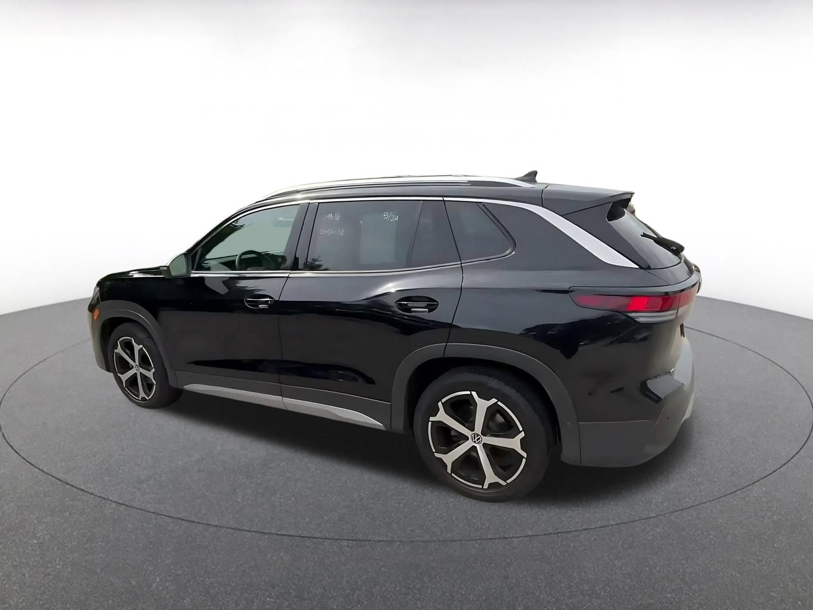 Thumbnail: 2026 Volkswagen Tiguan - 9
