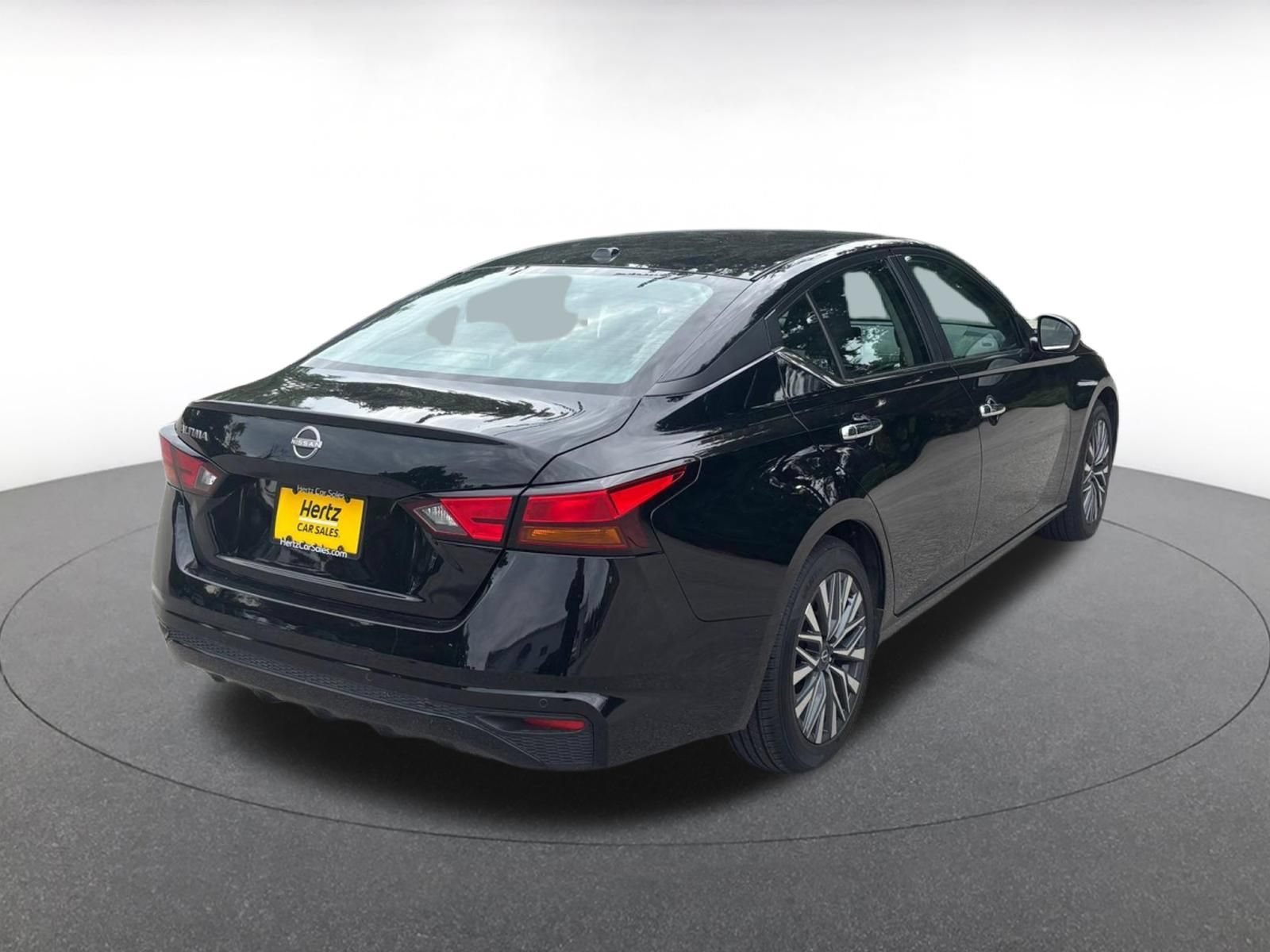 Thumbnail: 2025 Nissan Altima - 8
