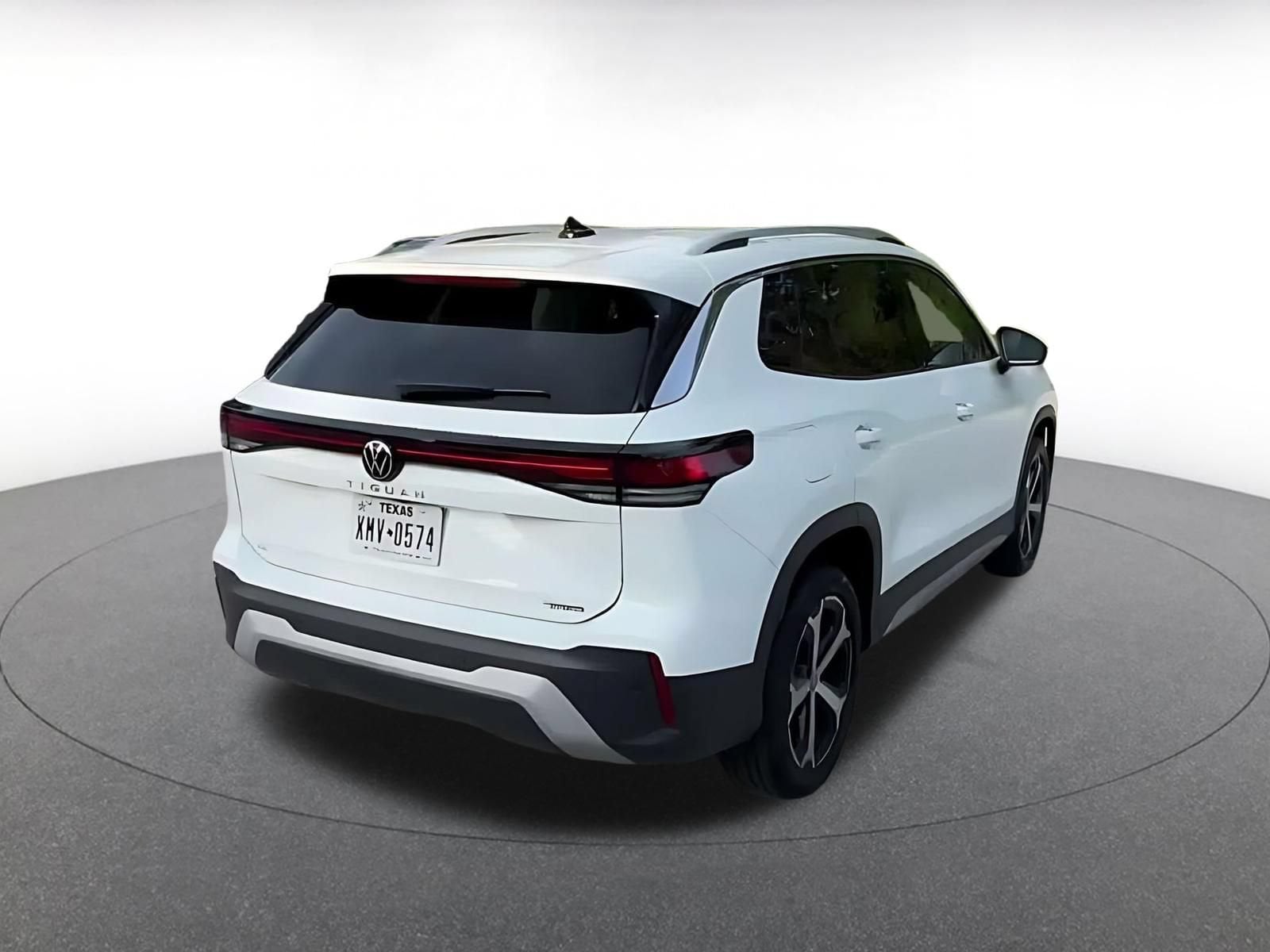 Thumbnail: 2026 Volkswagen Tiguan - 13