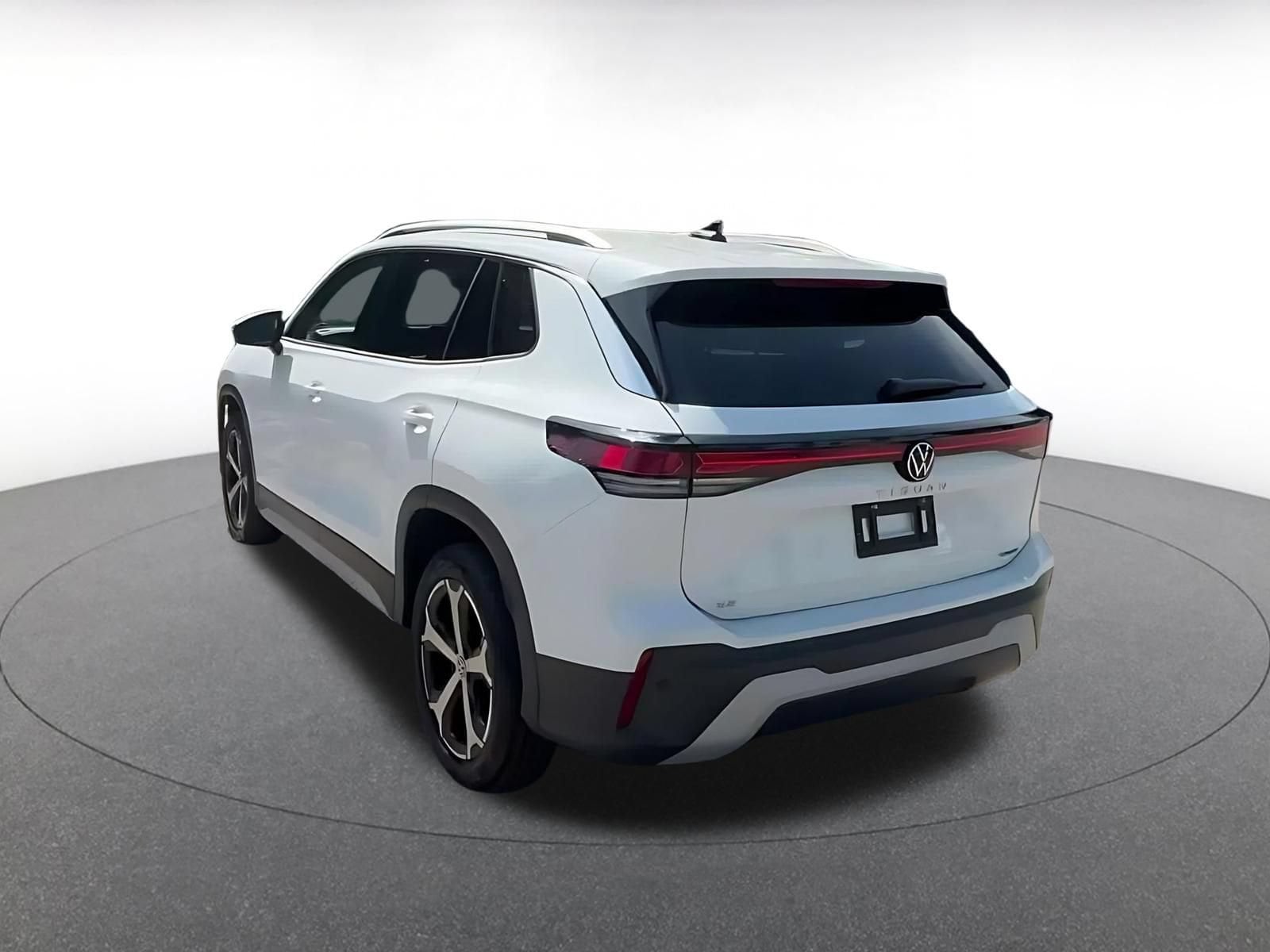 Thumbnail: 2026 Volkswagen Tiguan - 10