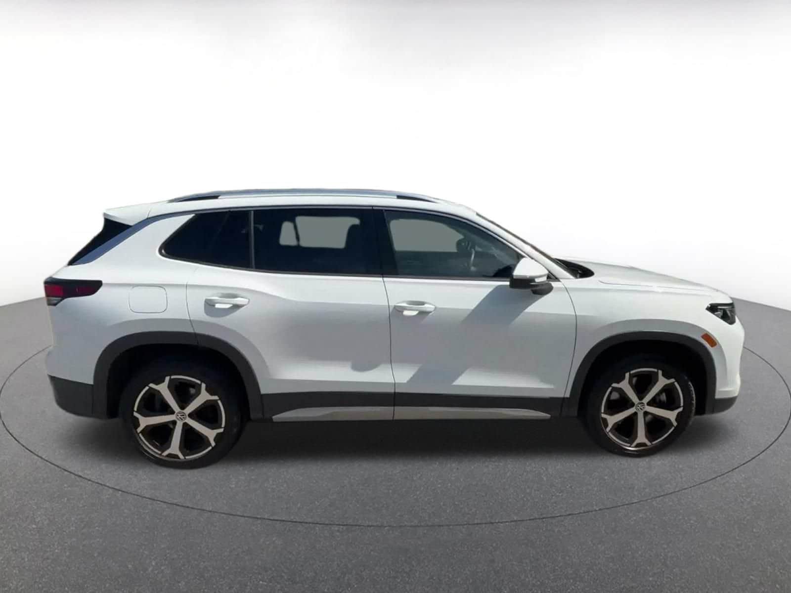 Thumbnail: 2026 Volkswagen Tiguan - 15