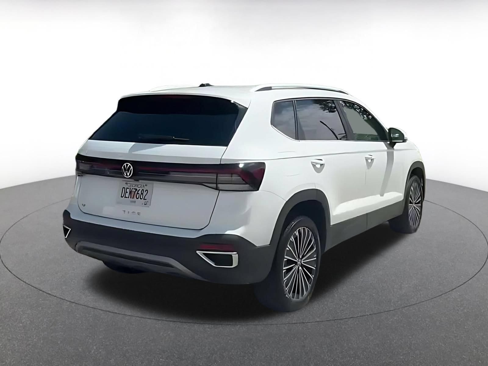 Thumbnail: 2026 Volkswagen Taos - 14