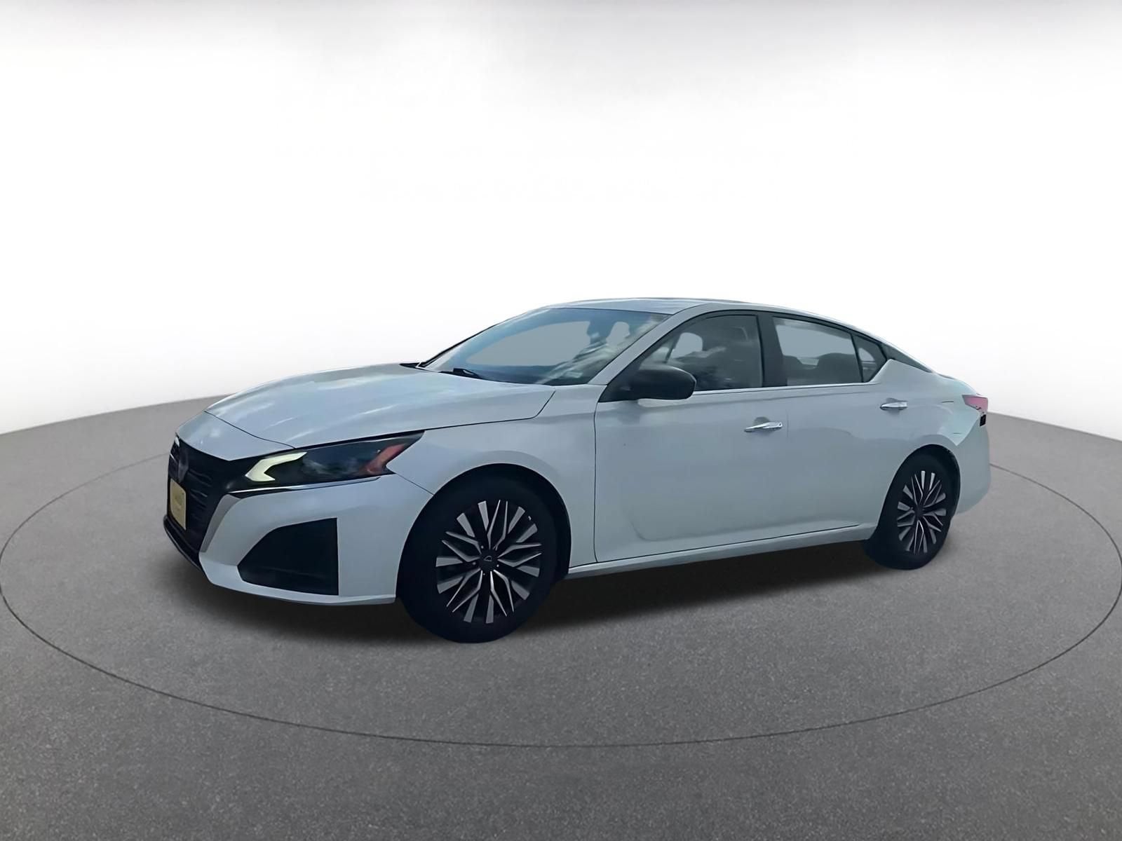 Thumbnail: 2025 Nissan Altima - 8