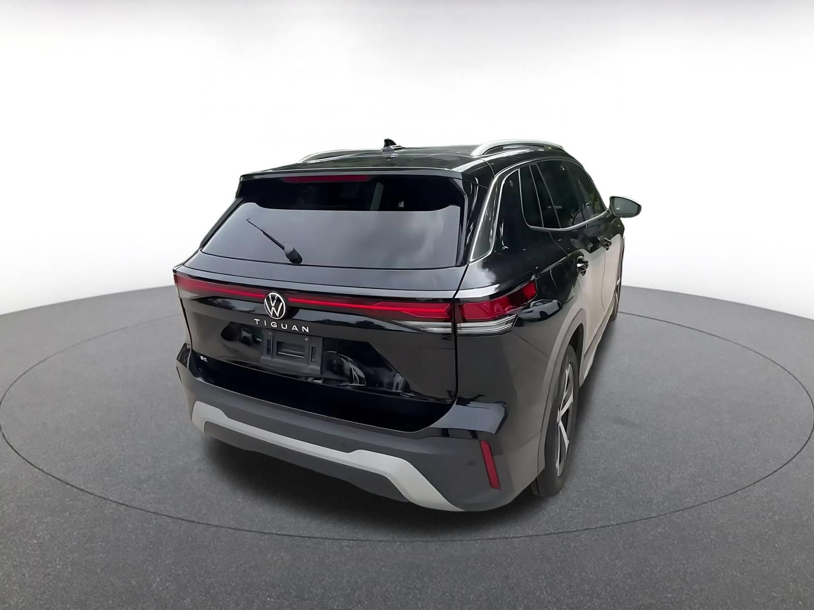 Thumbnail: 2026 Volkswagen Tiguan - 13
