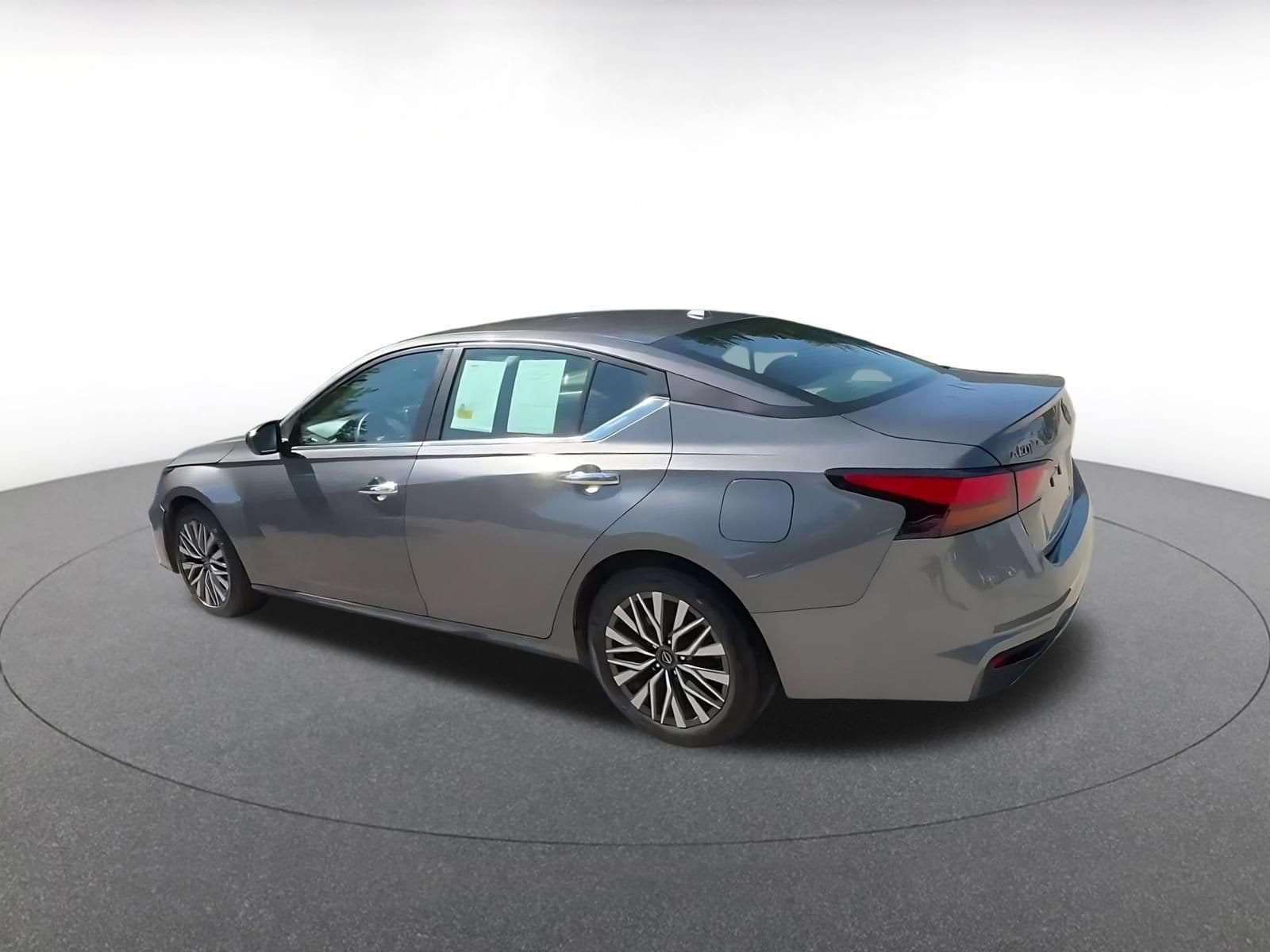 Thumbnail: 2025 Nissan Altima - 9
