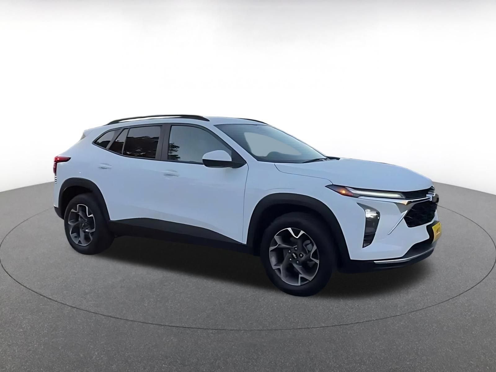 Thumbnail: 2026 Chevrolet Trax - 2