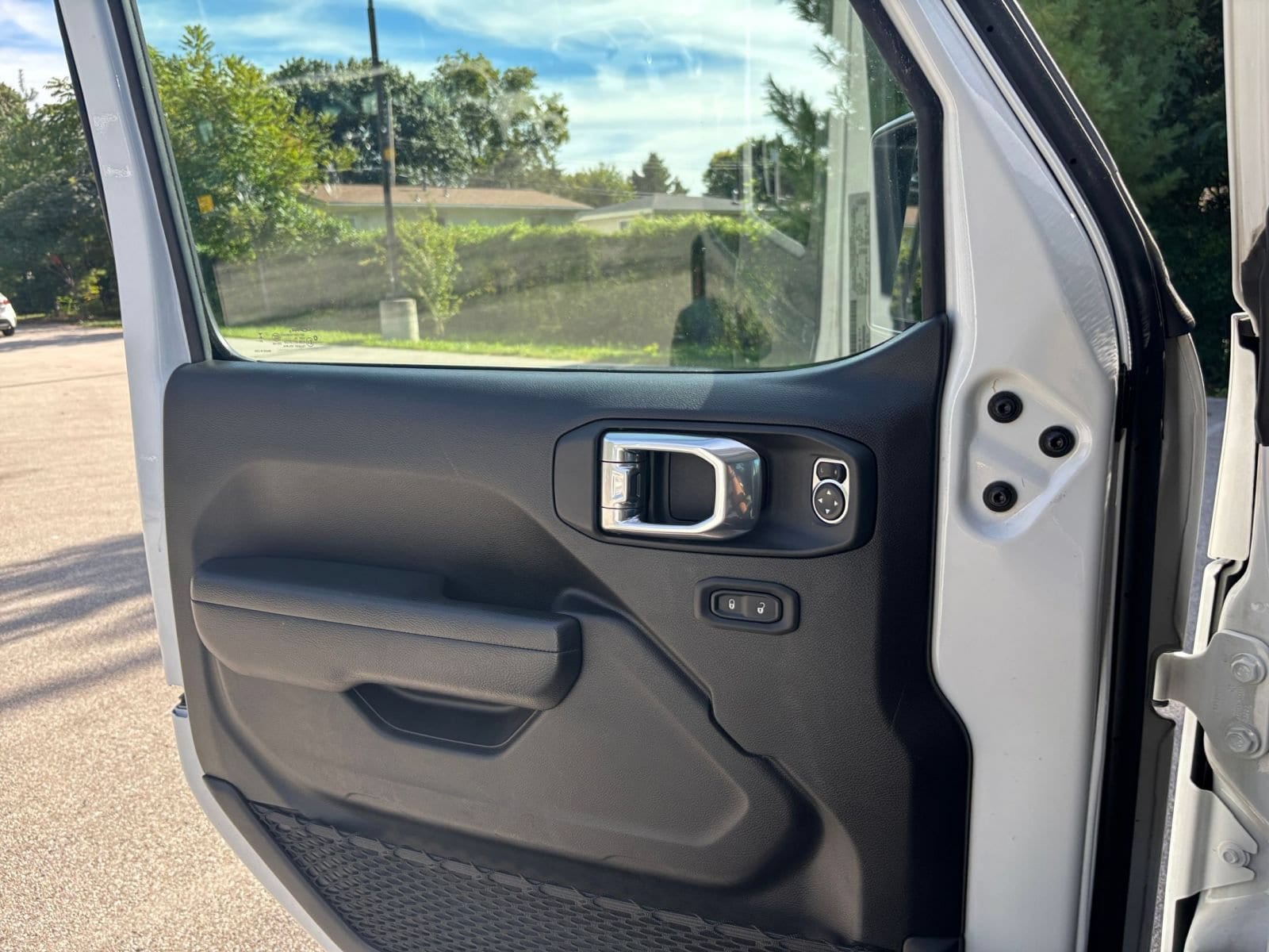 Thumbnail: 2025 Jeep Wrangler - 18