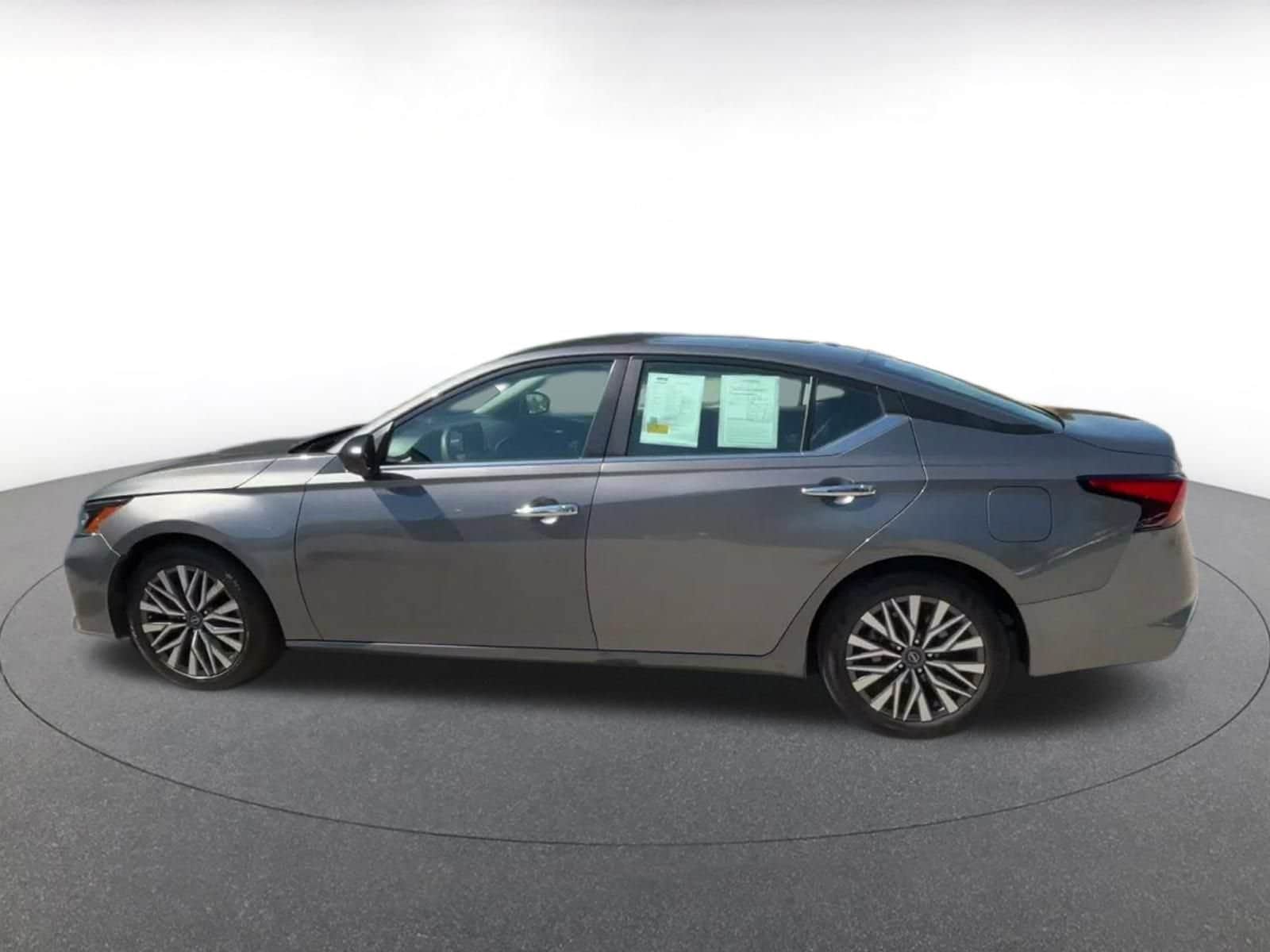 Thumbnail: 2025 Nissan Altima - 8