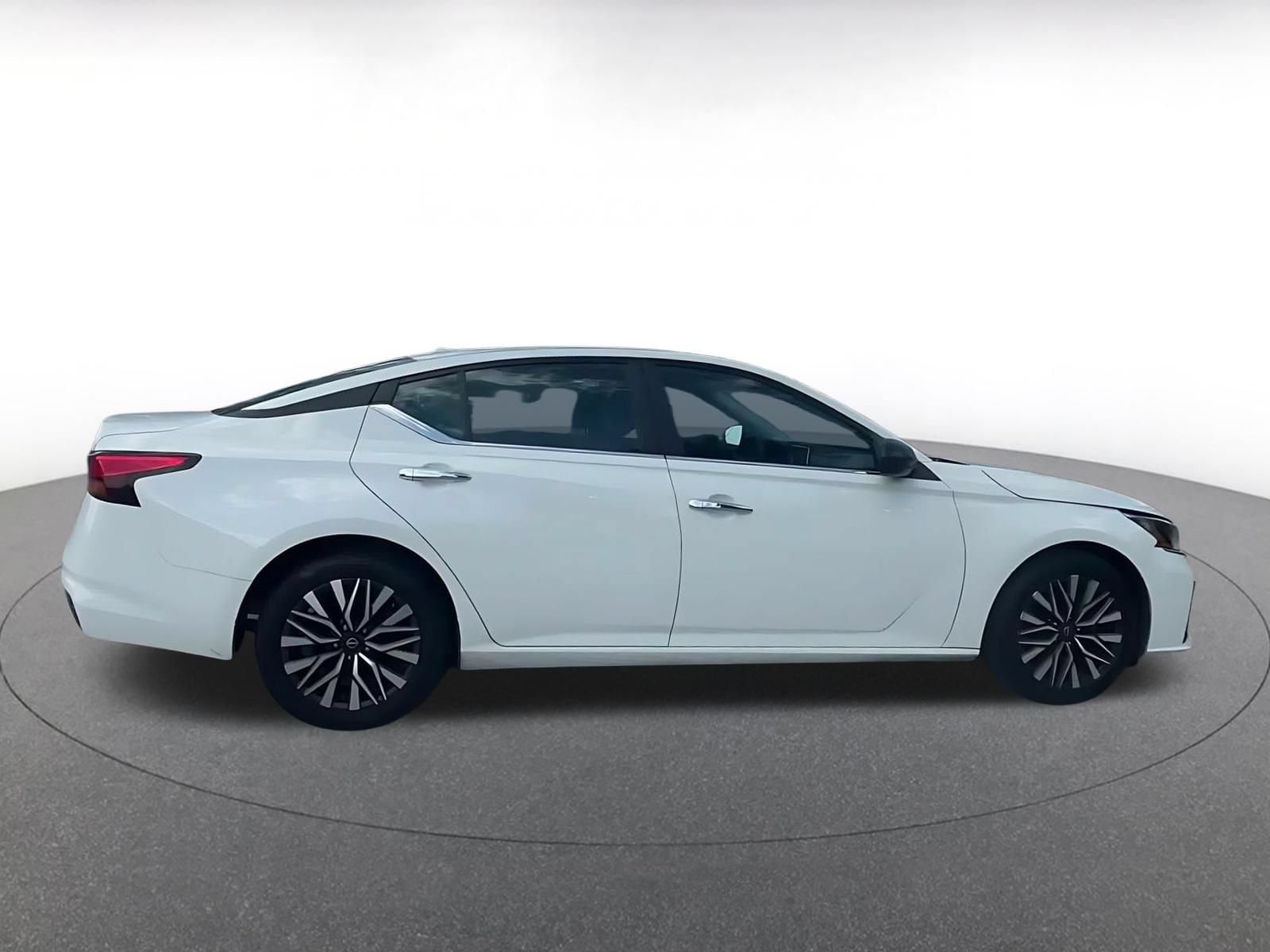 Thumbnail: 2025 Nissan Altima - 15