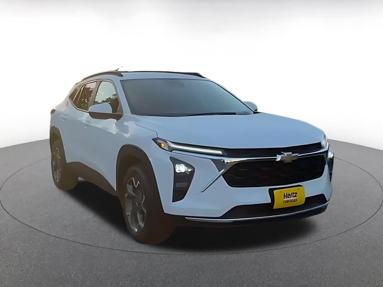 Thumbnail: 2026 Chevrolet Trax - 3