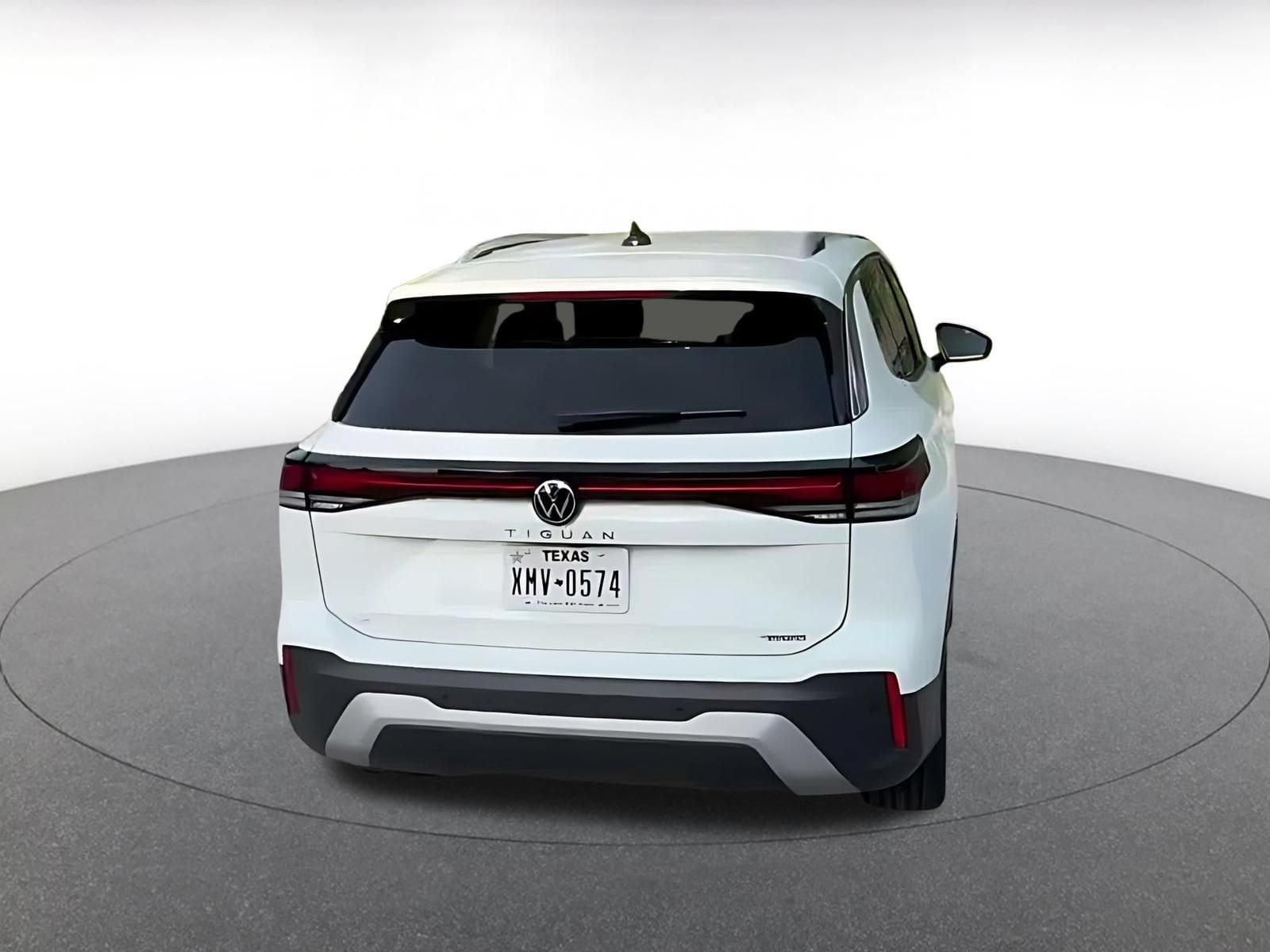 Thumbnail: 2026 Volkswagen Tiguan - 12