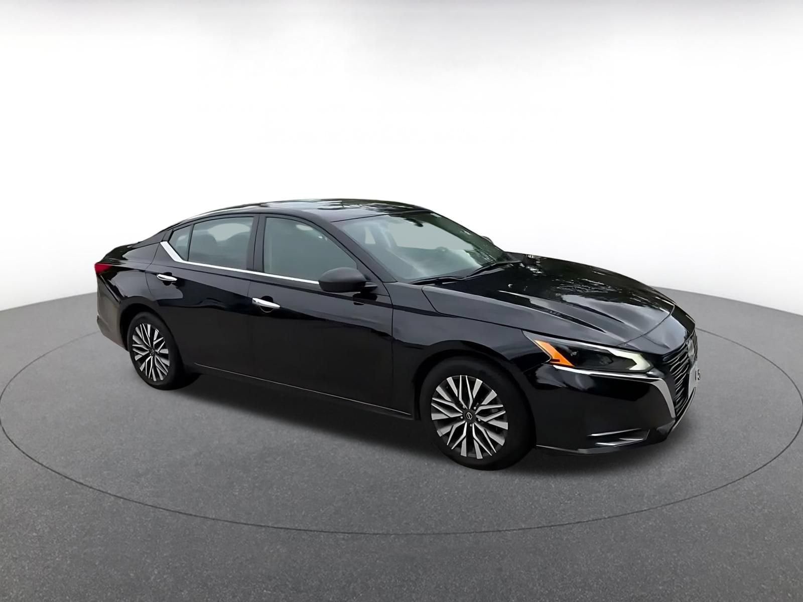Thumbnail: 2025 Nissan Altima - 2