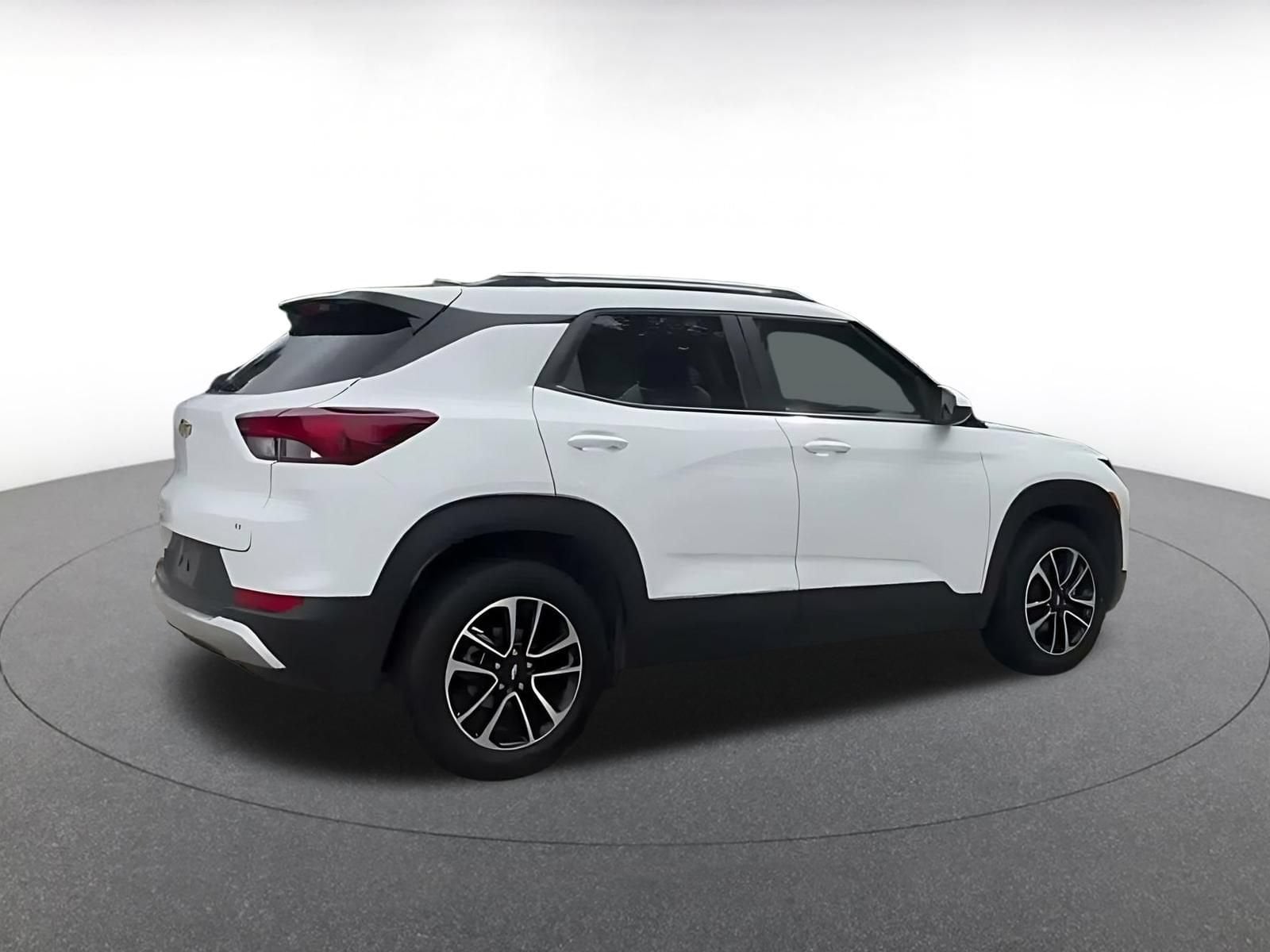 Thumbnail: 2025 Chevrolet TrailBlazer - 14