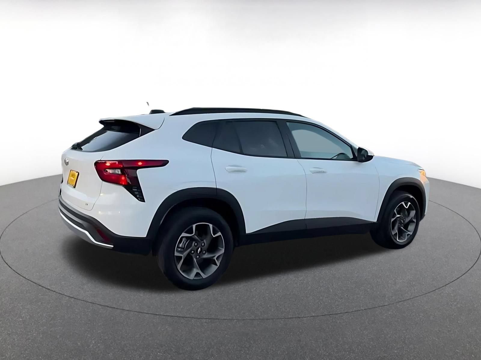 Thumbnail: 2026 Chevrolet Trax - 14