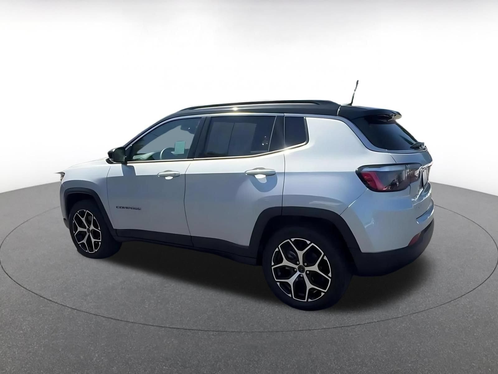 Thumbnail: 2025 Jeep Compass - 9