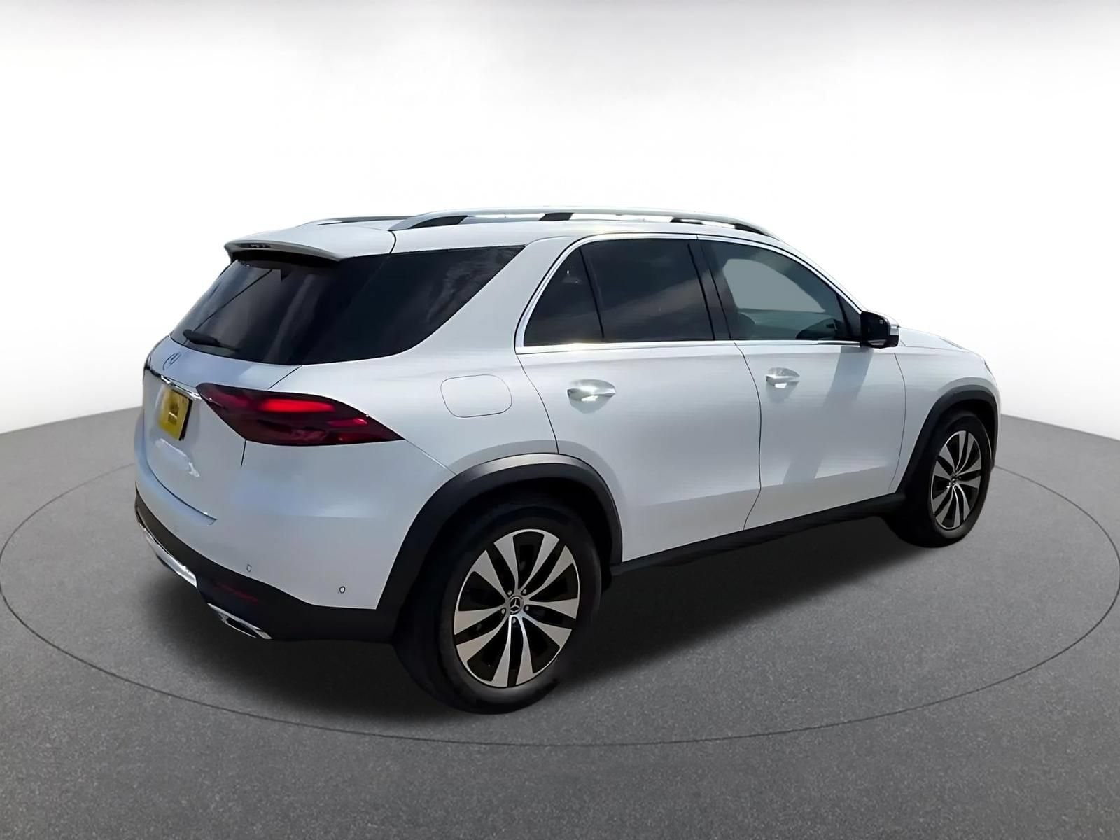 Thumbnail: 2026 Mercedes-Benz GLE - 14