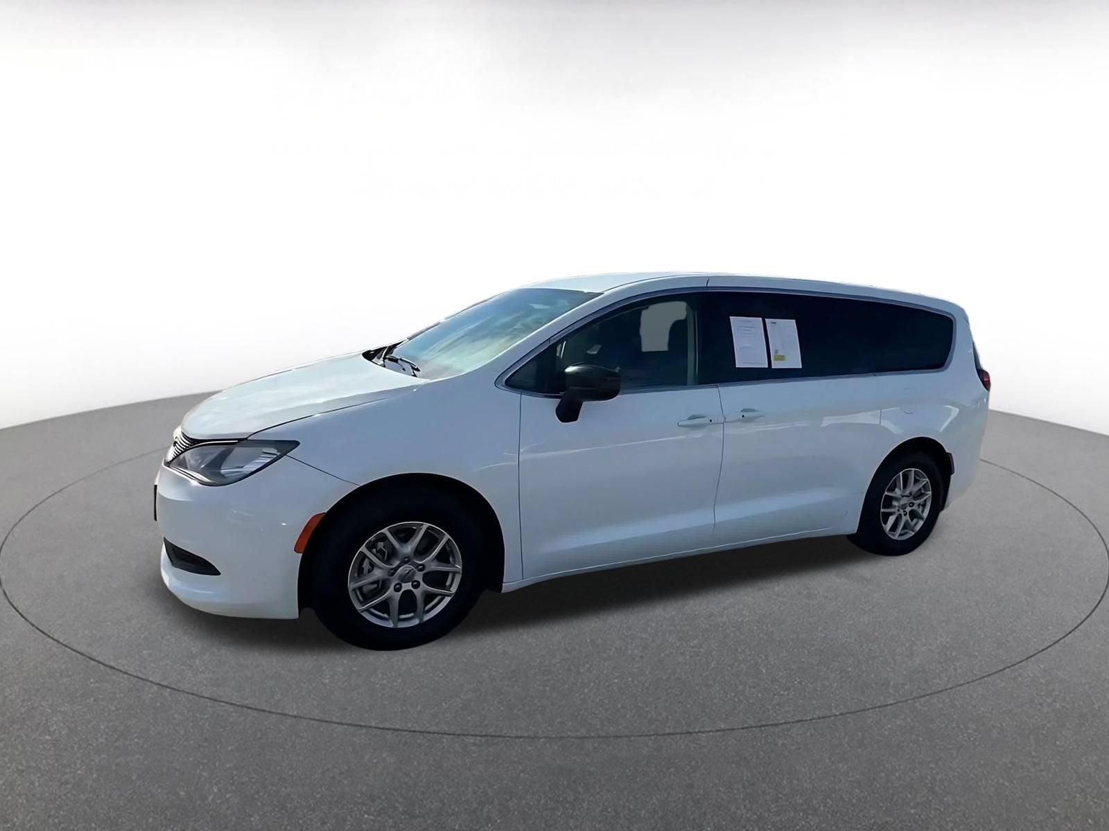 Thumbnail: 2024 Chrysler Voyager - 7