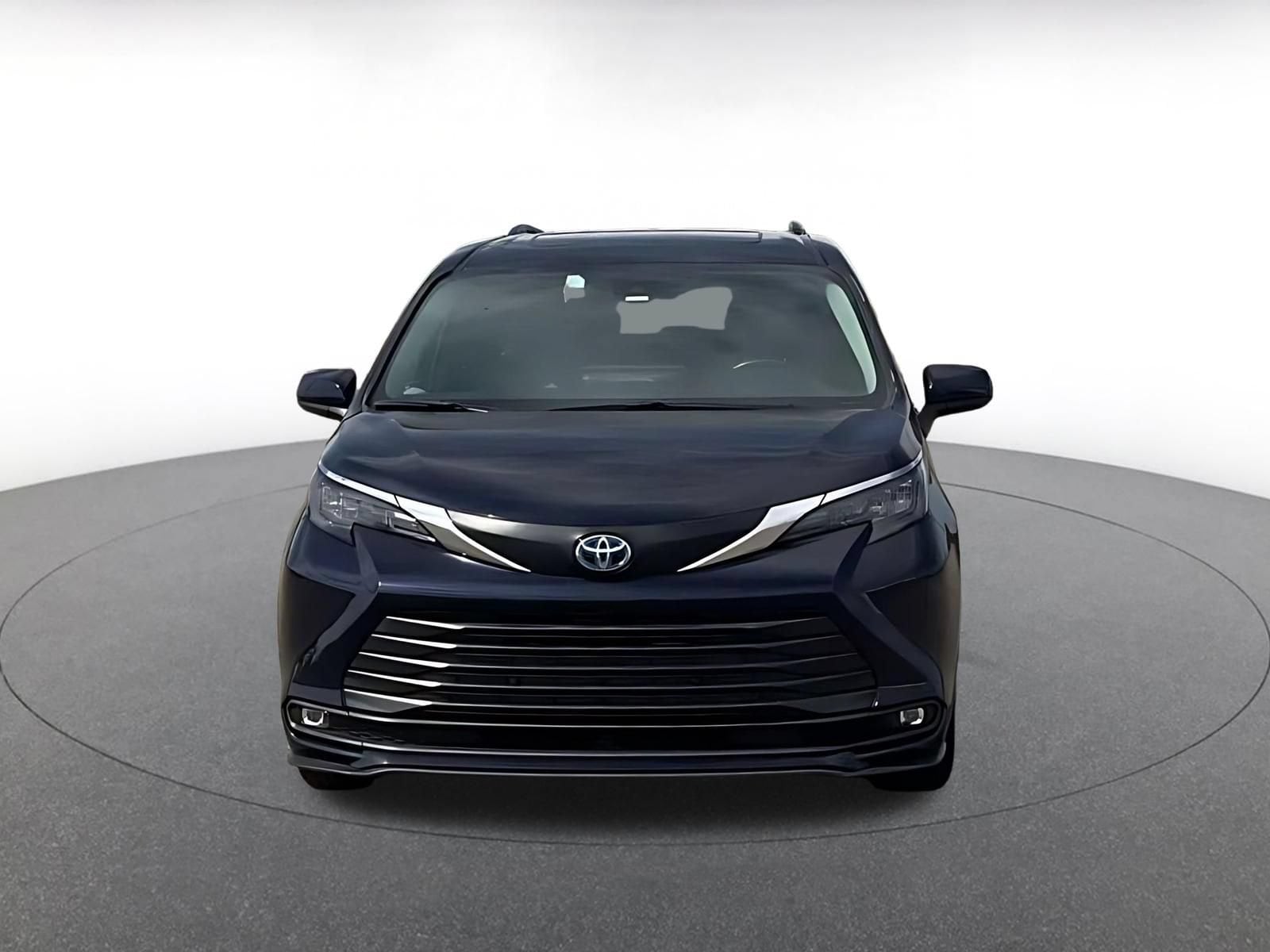 Thumbnail: 2025 Toyota Sienna - 4