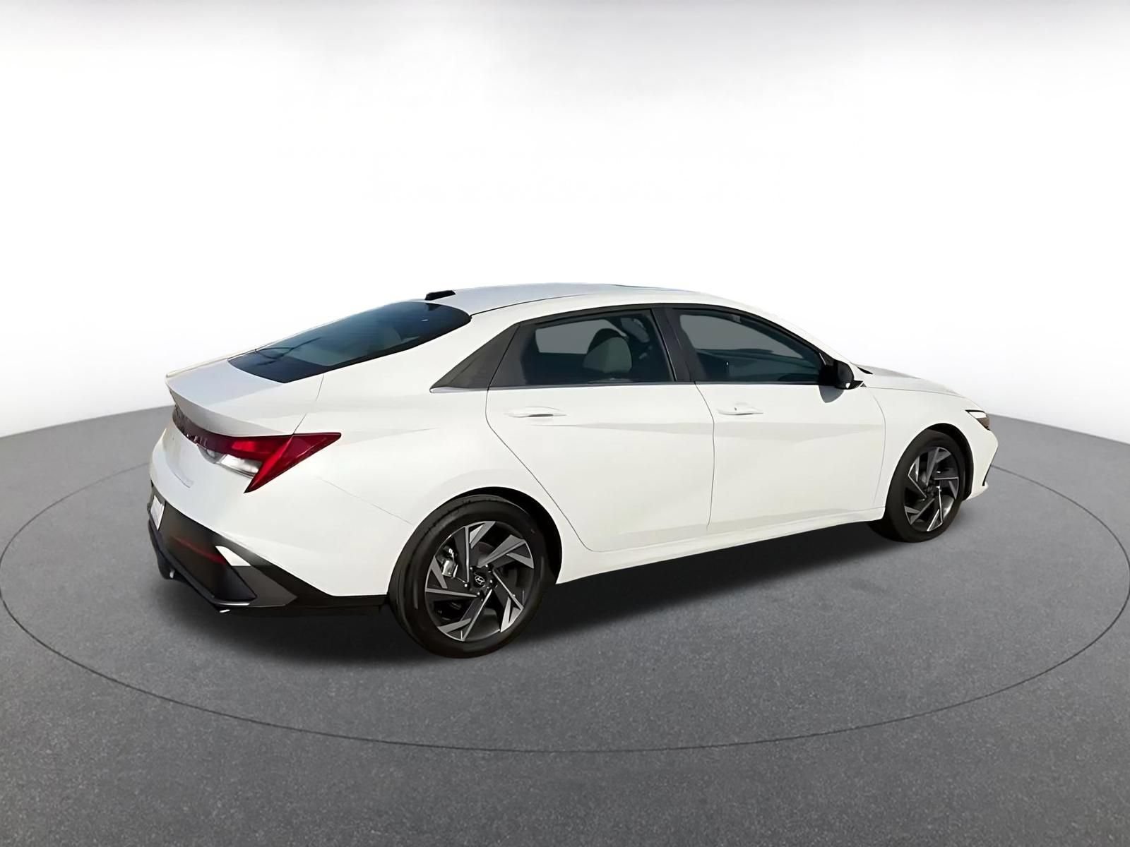 Thumbnail: 2025 Hyundai Elantra - 13