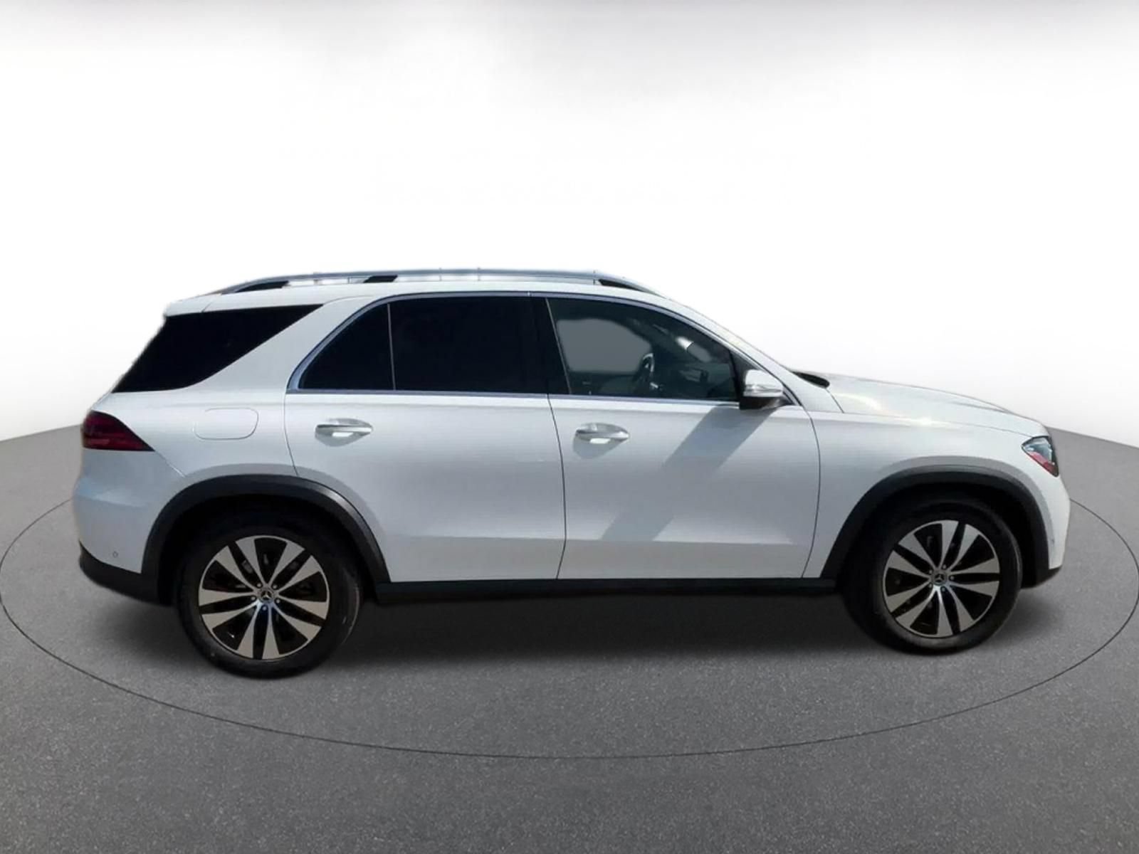 Thumbnail: 2026 Mercedes-Benz GLE - 15
